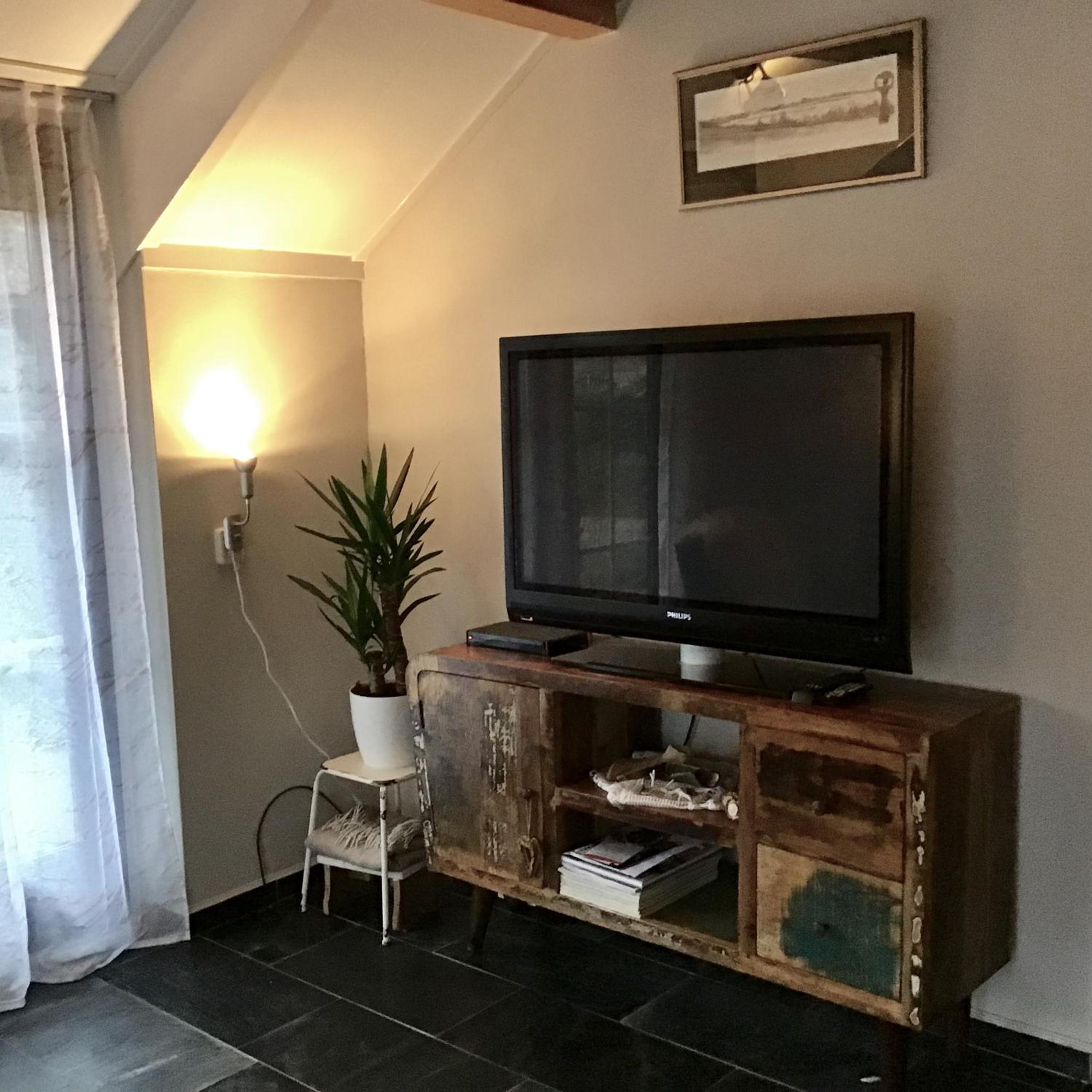 Two-Bedroom House - Photo 6
