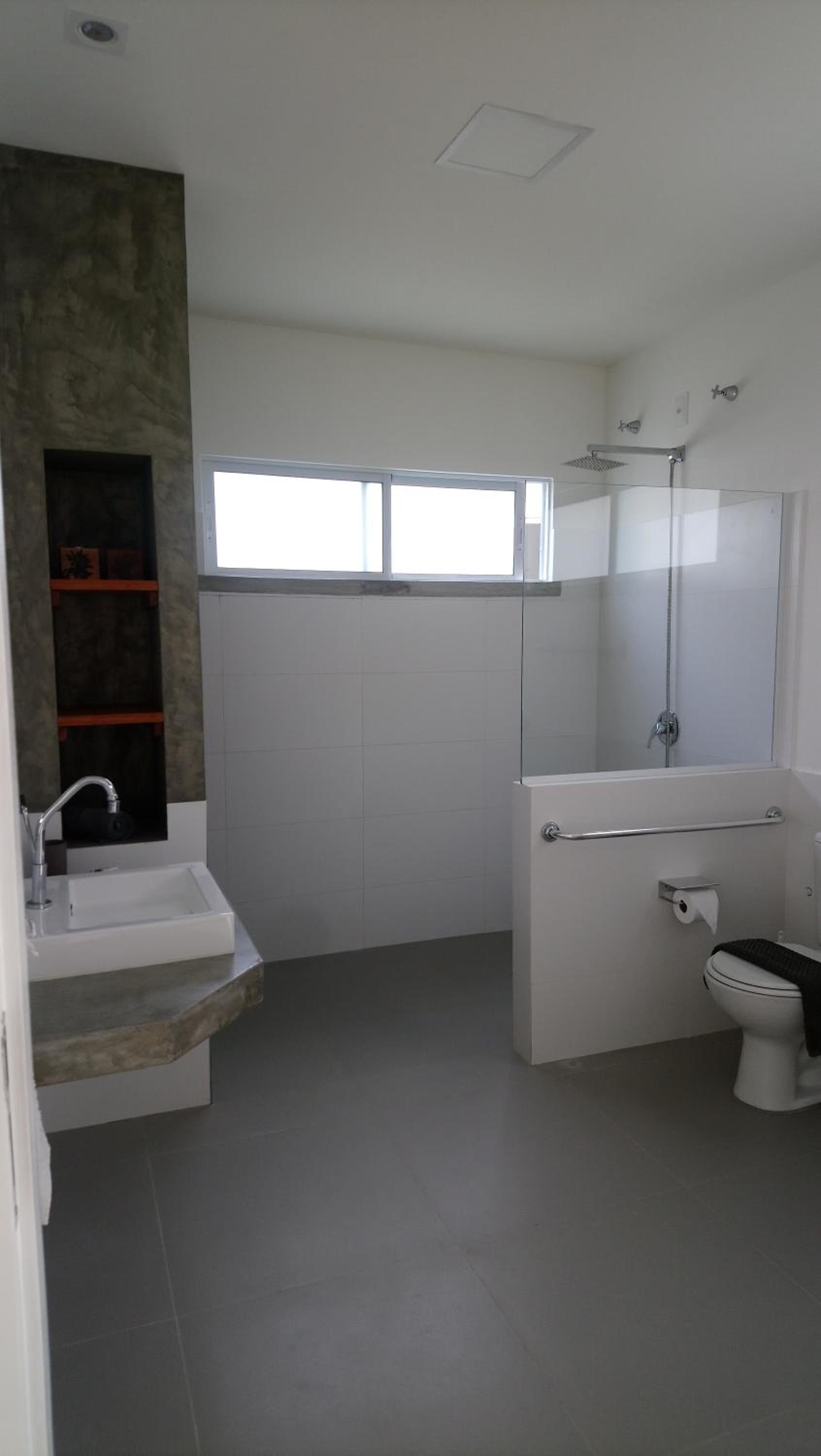 Quadruple Room - Disability Access photo 3