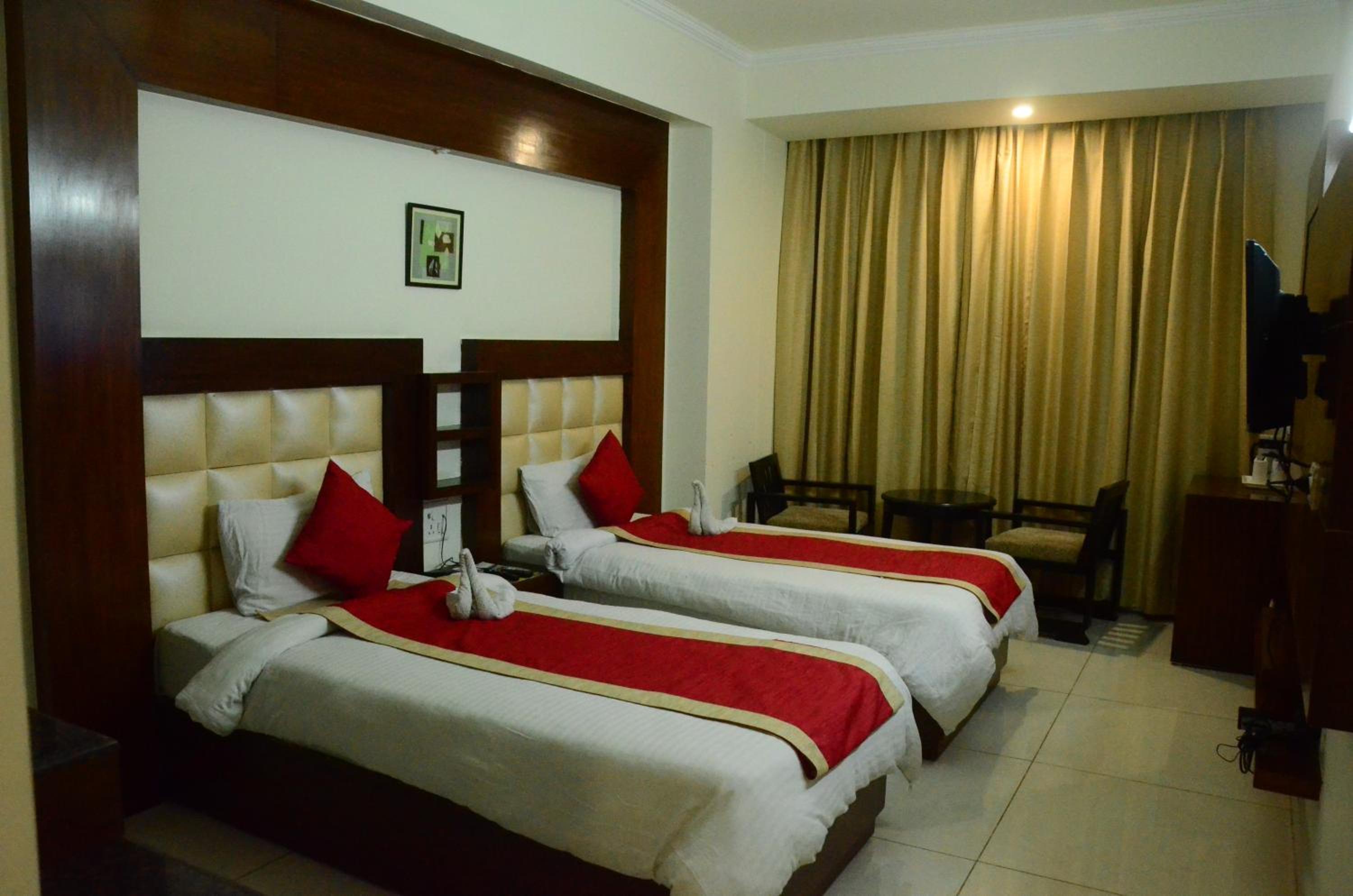Twin Room with View - Photo 2
