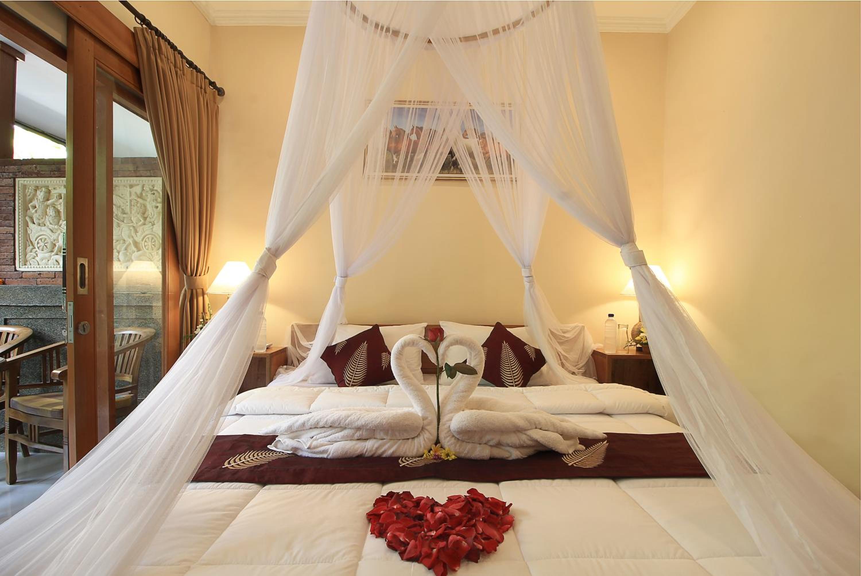 Deluxe King Room - Photo 12