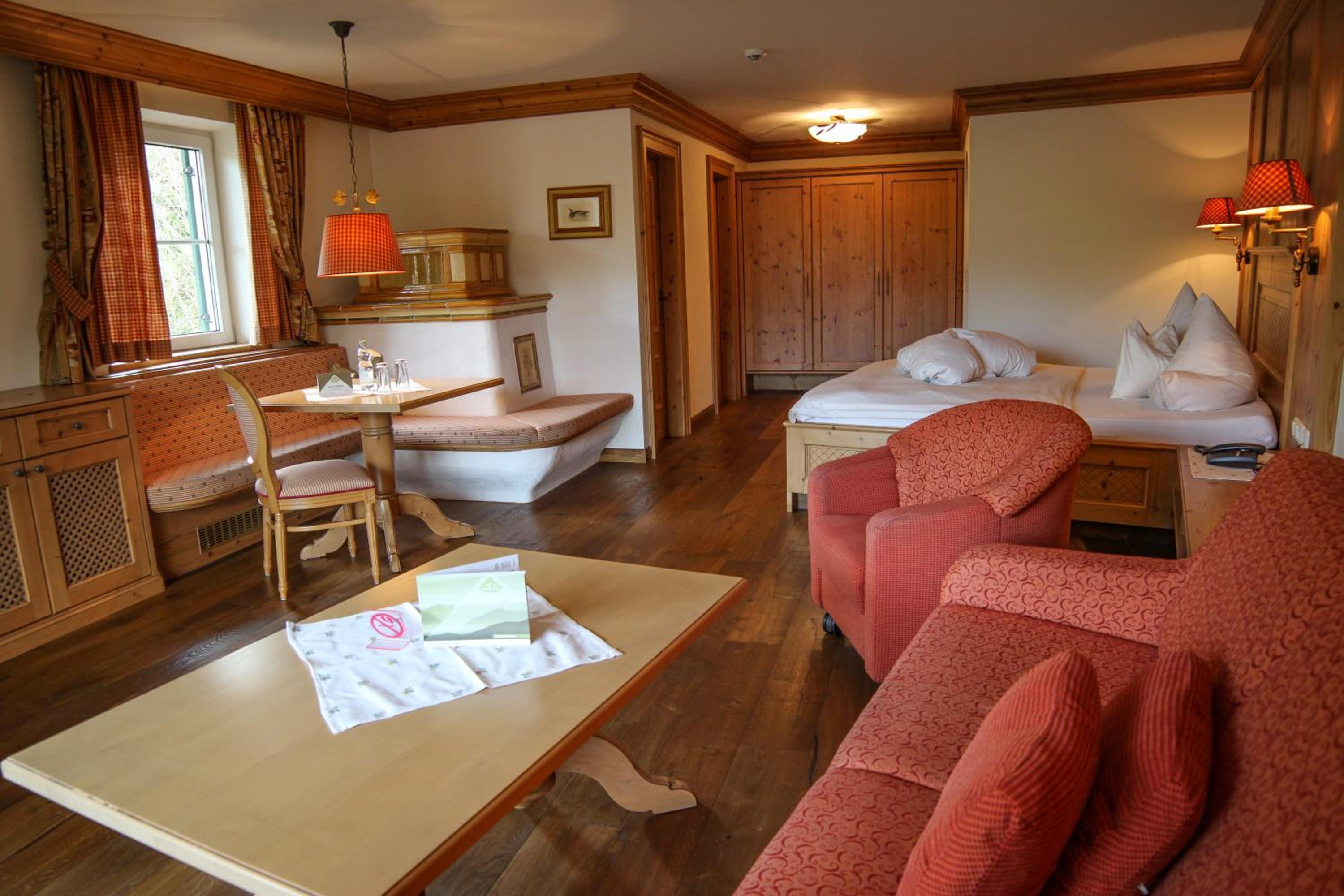 Deluxe Double Room with Balcony photo 2