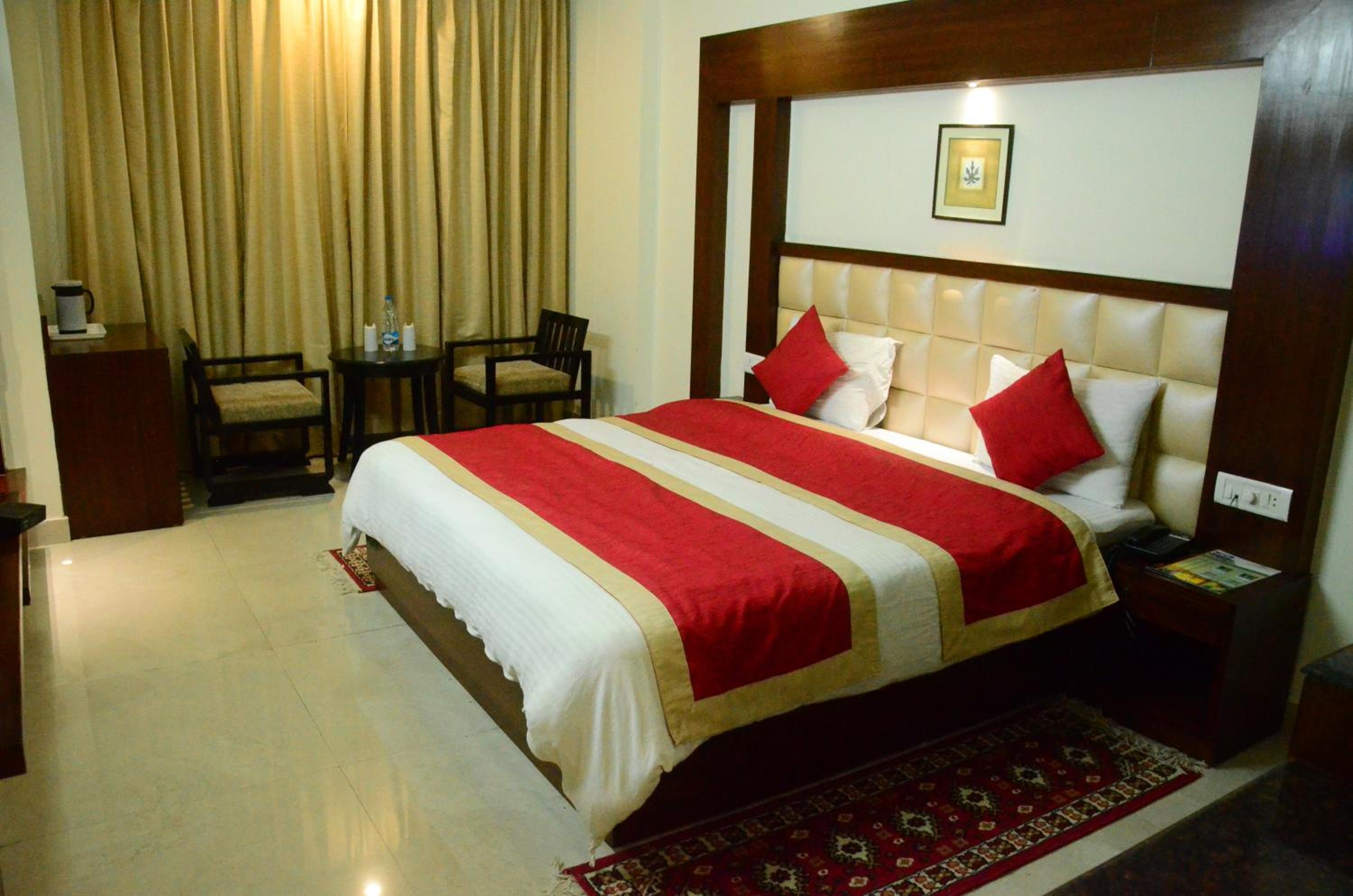 Double Room - Photo 5