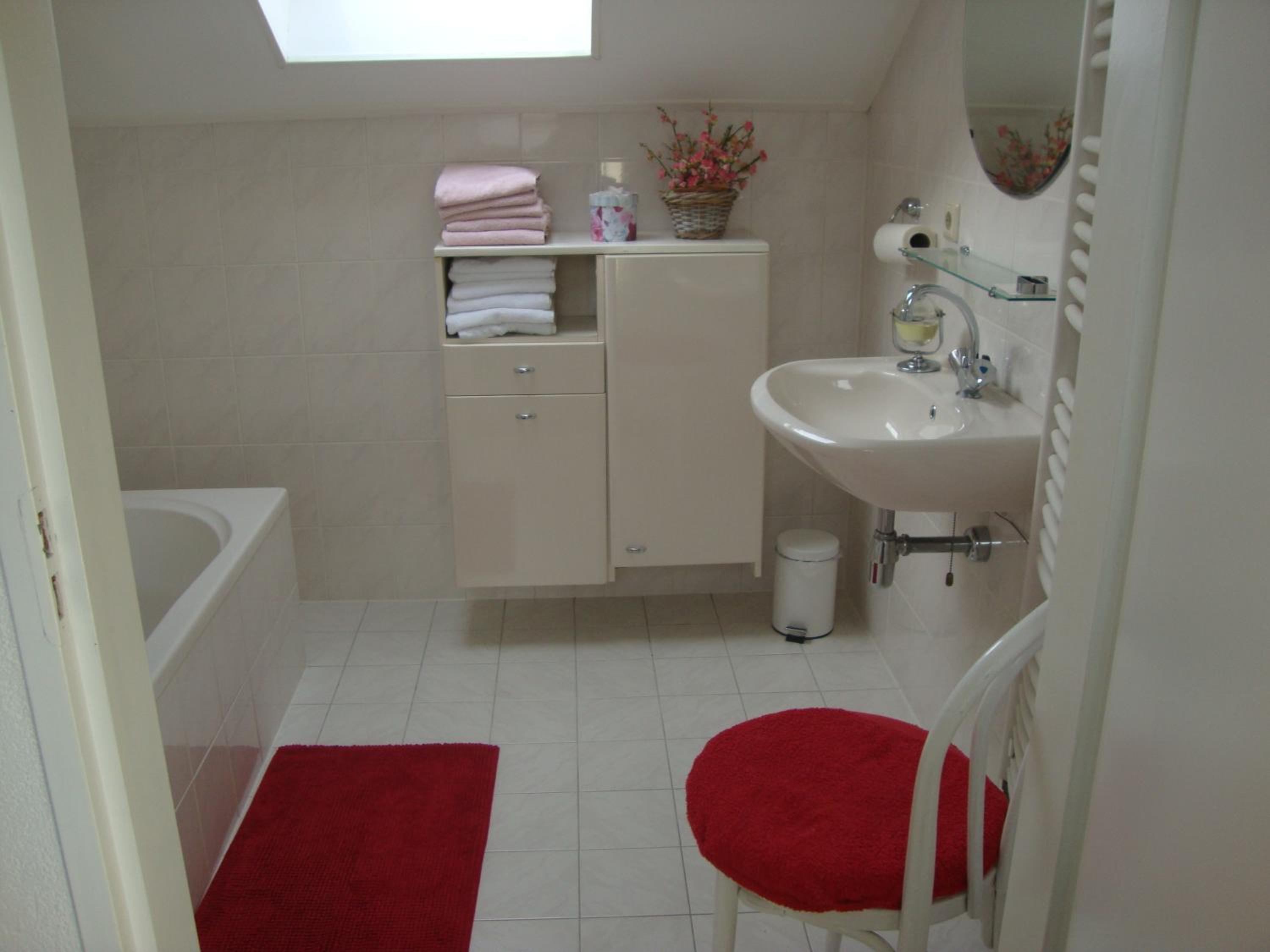 Budget Twin Room - Photo 6
