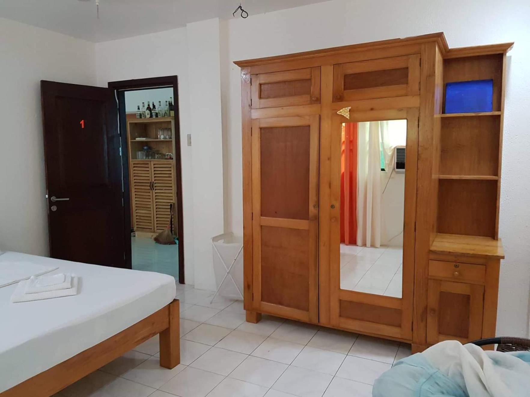 Deluxe Double Room with Shower - Photo 7