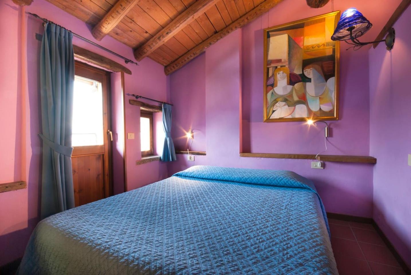 Deluxe Double Room with Balcony - Photo 18