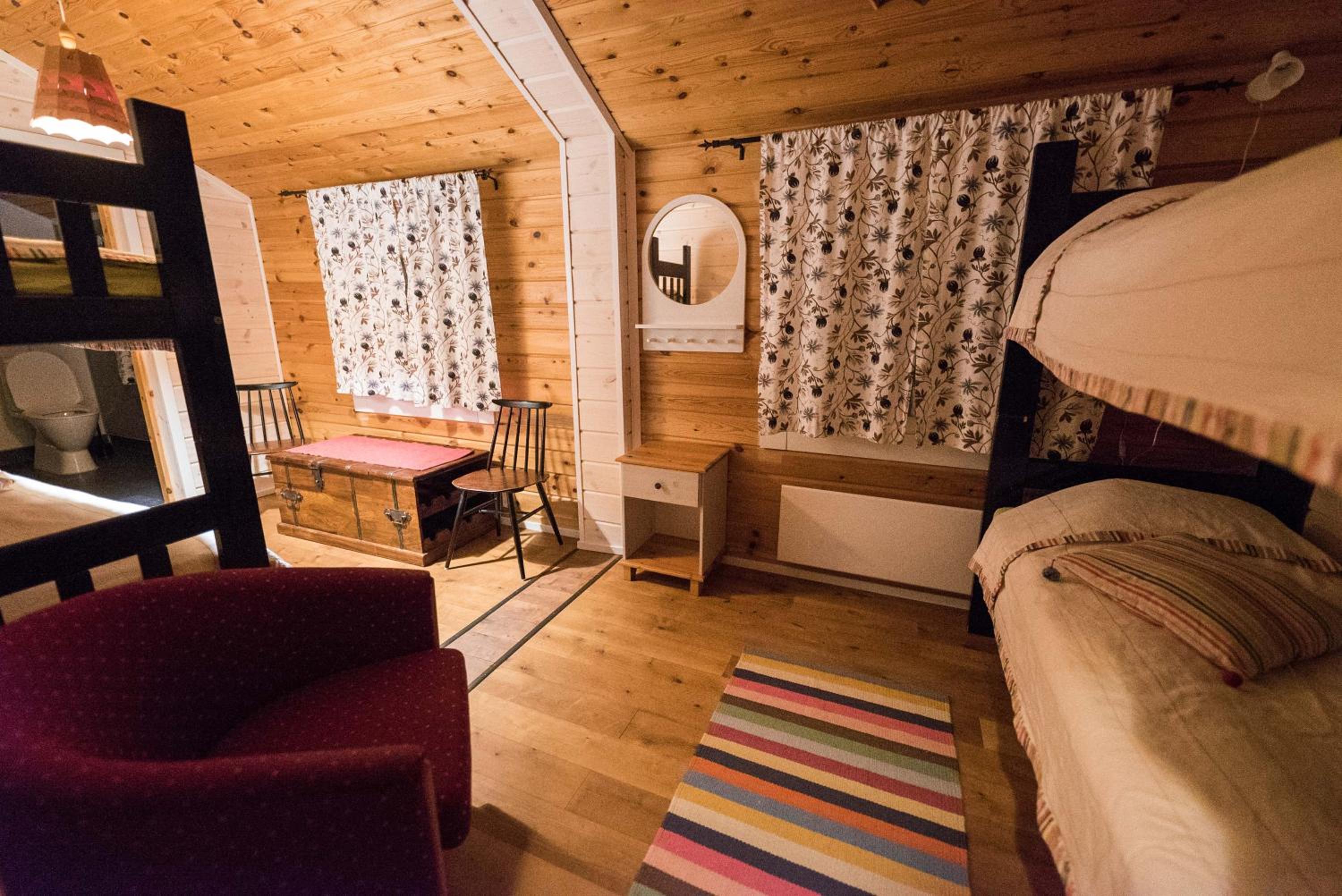 Quadruple Room with Bathroom - Photo 3