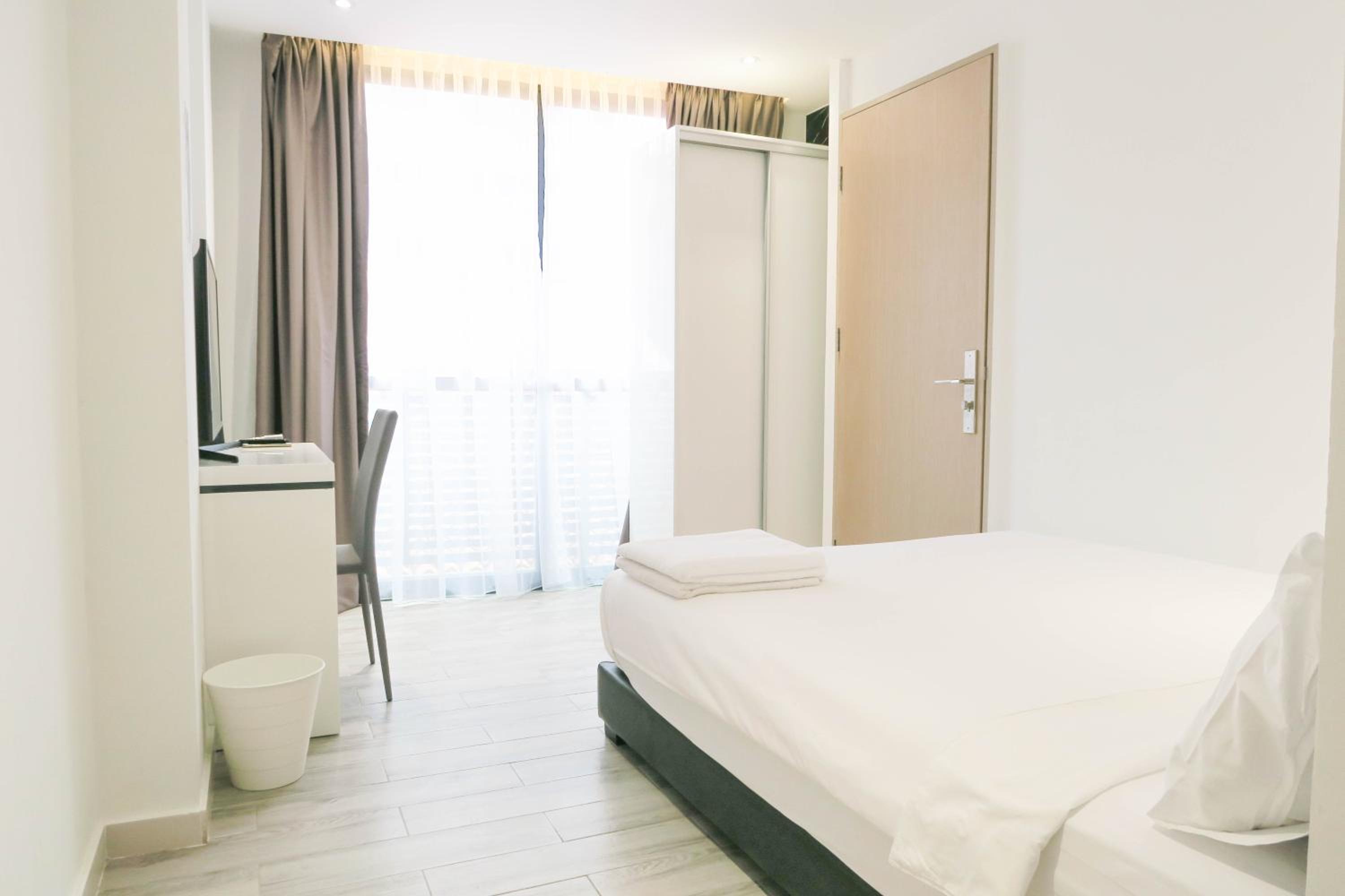 Deluxe Double Room photo 2