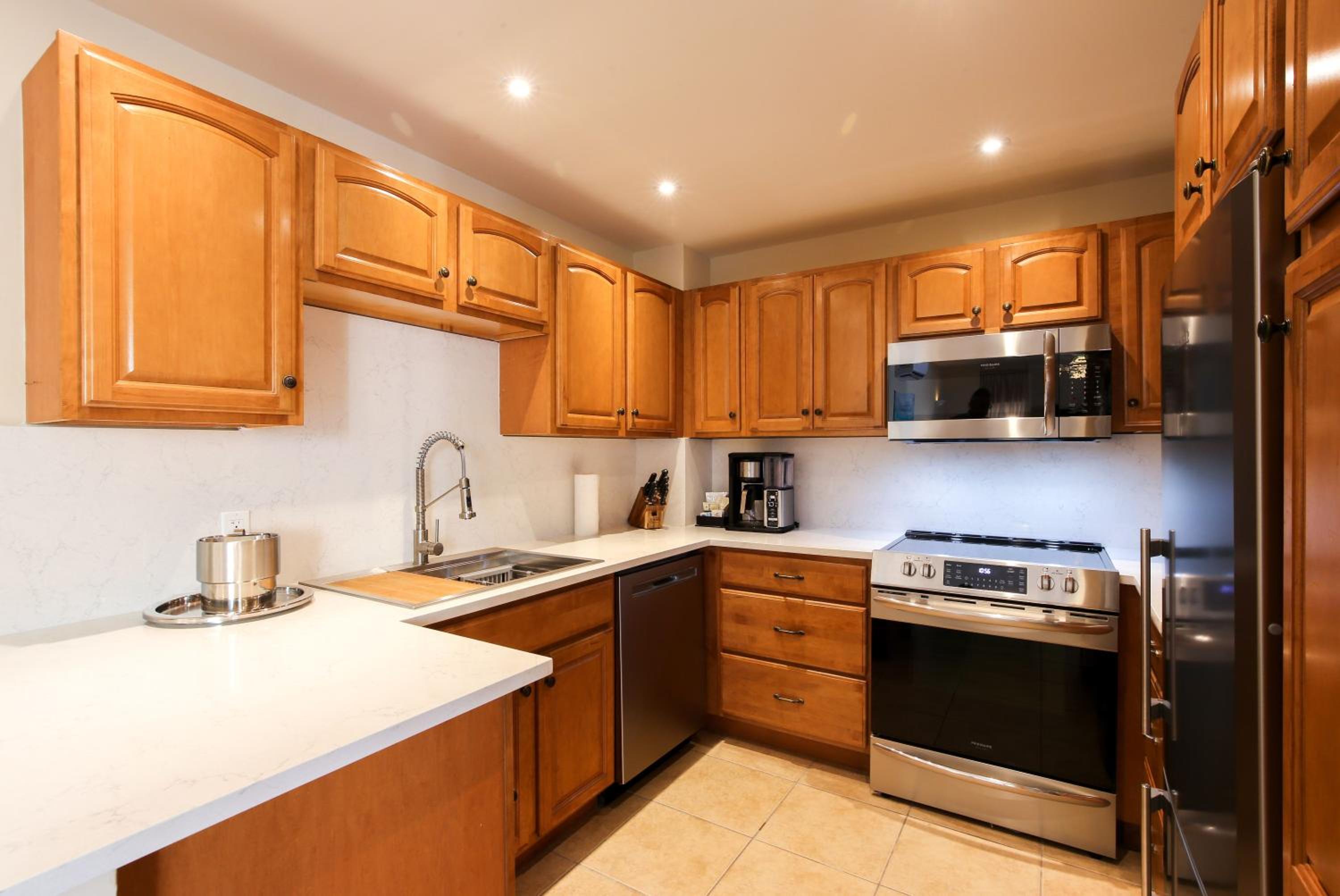 2 Bdrm Lanai Bungalow