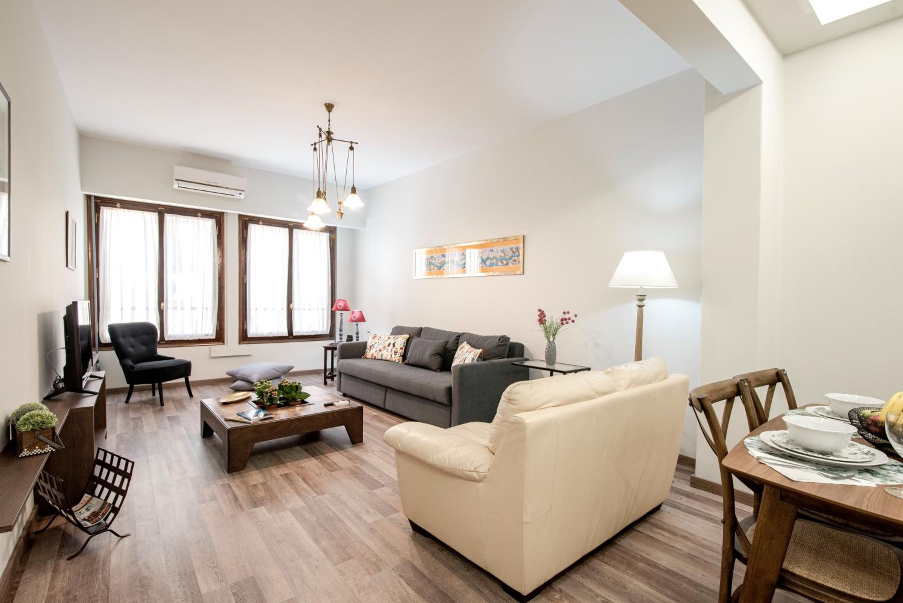 One-Bedroom Apartment