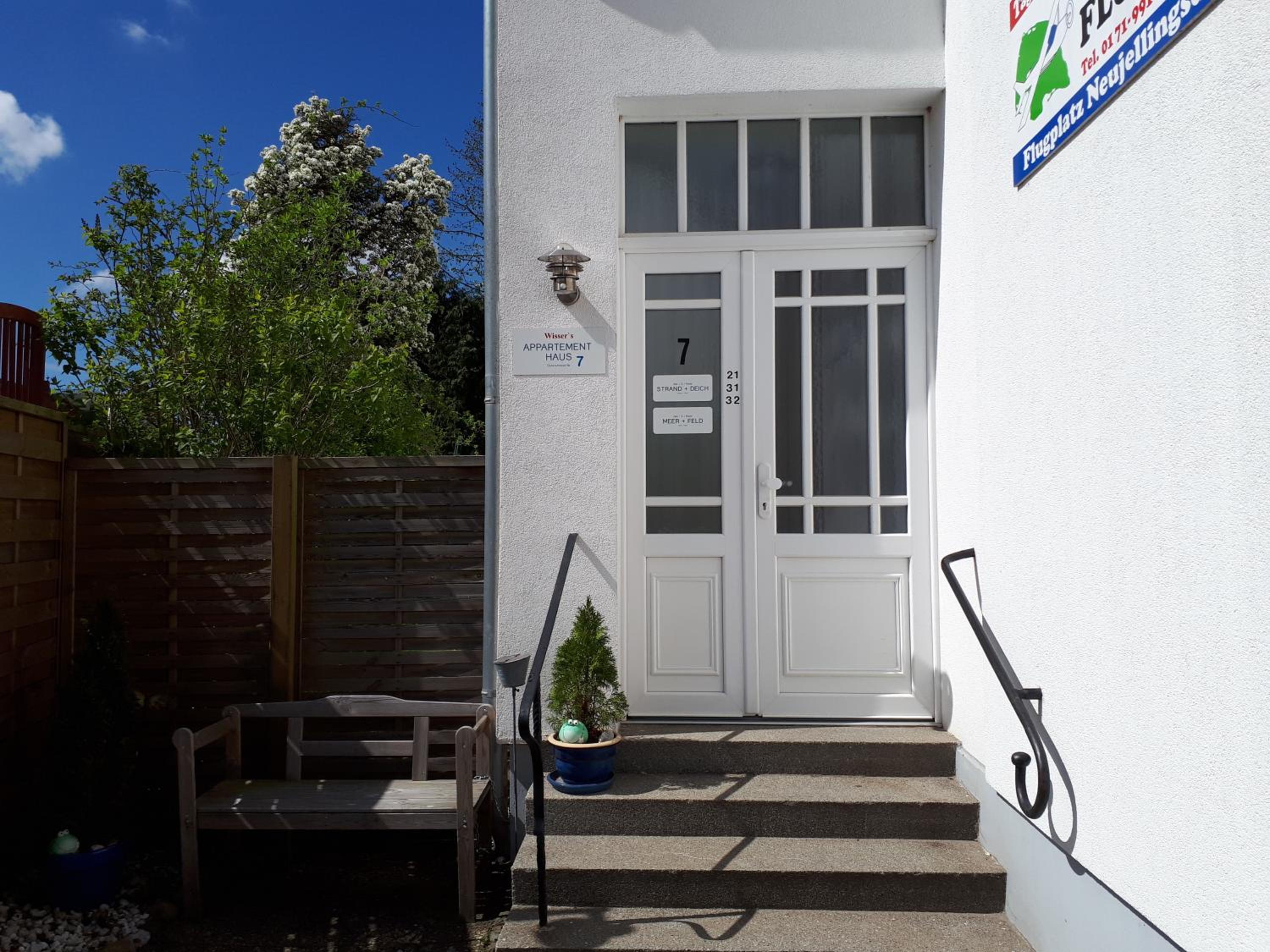 Apartment with Terrace photo 2
