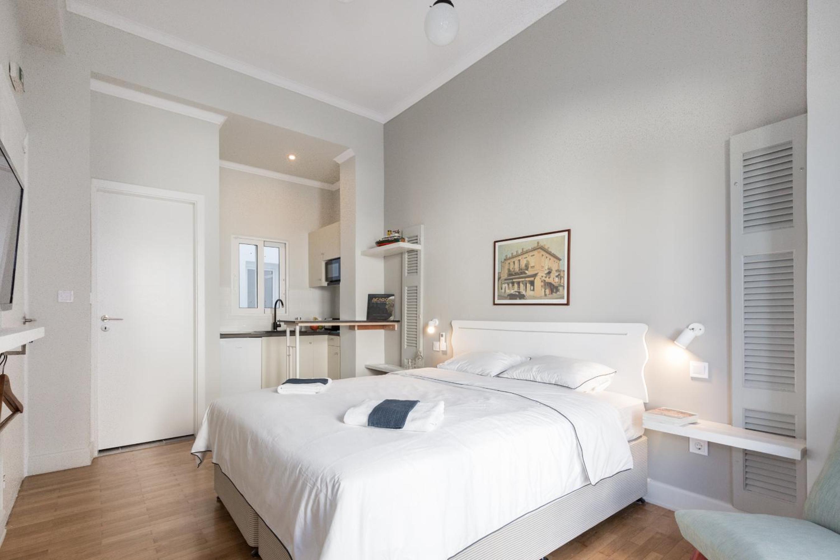 Filopappou Hill Apartment - no9