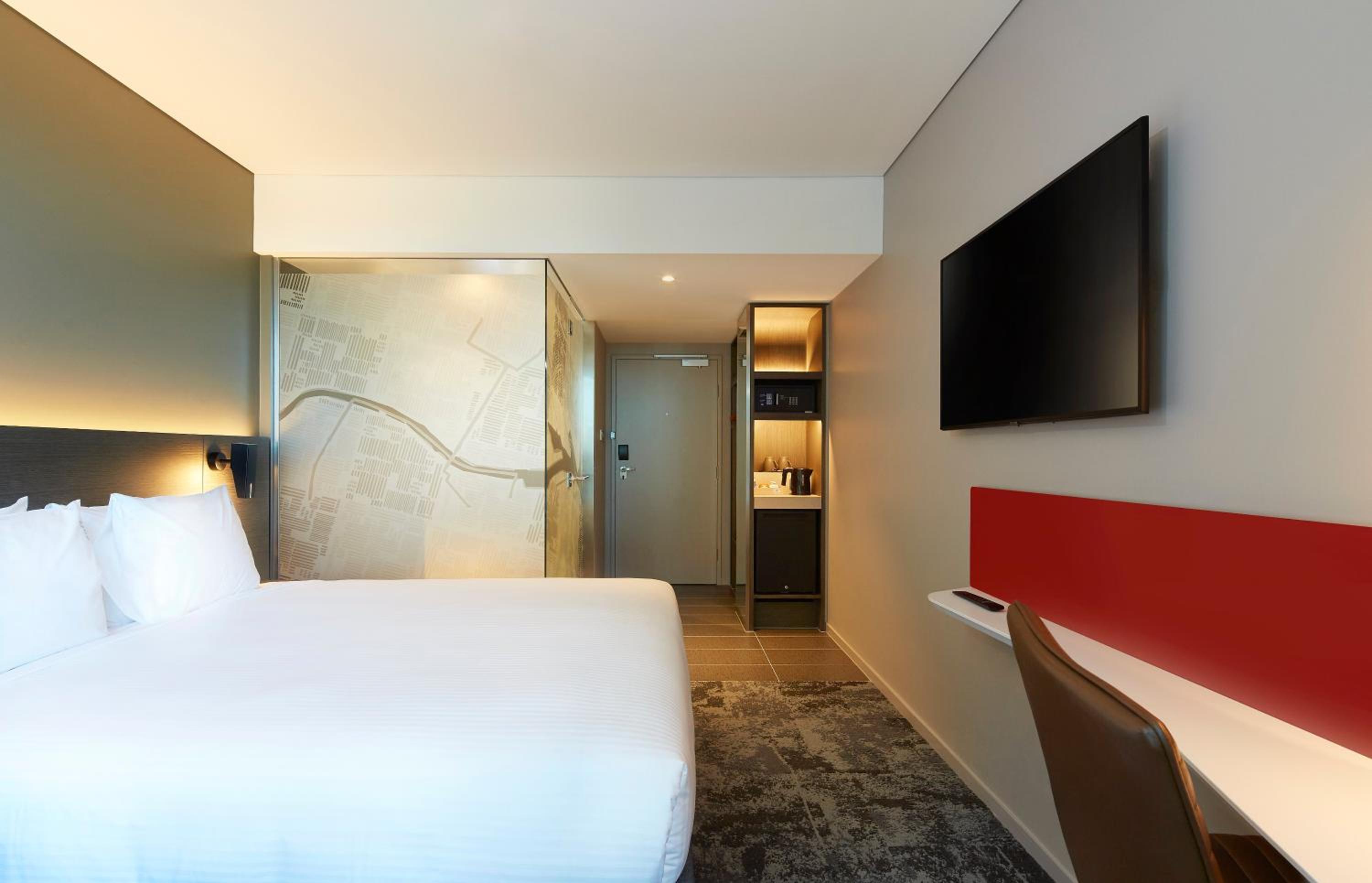 Standard King Room - Free Breakfast - Photo 3