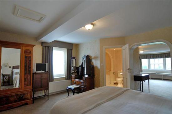 Suite - Photo 1