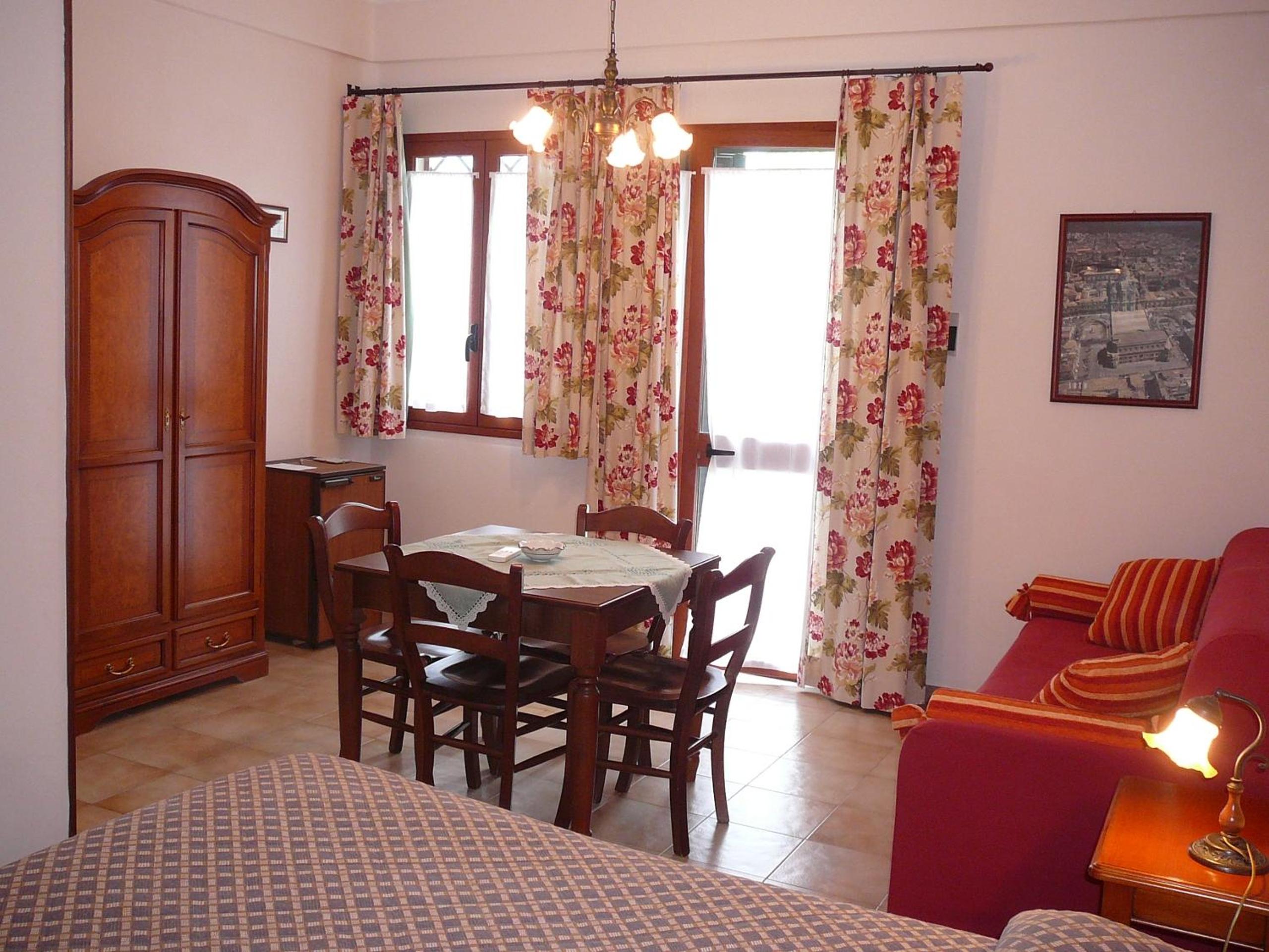 Double or Twin Room - Photo 5