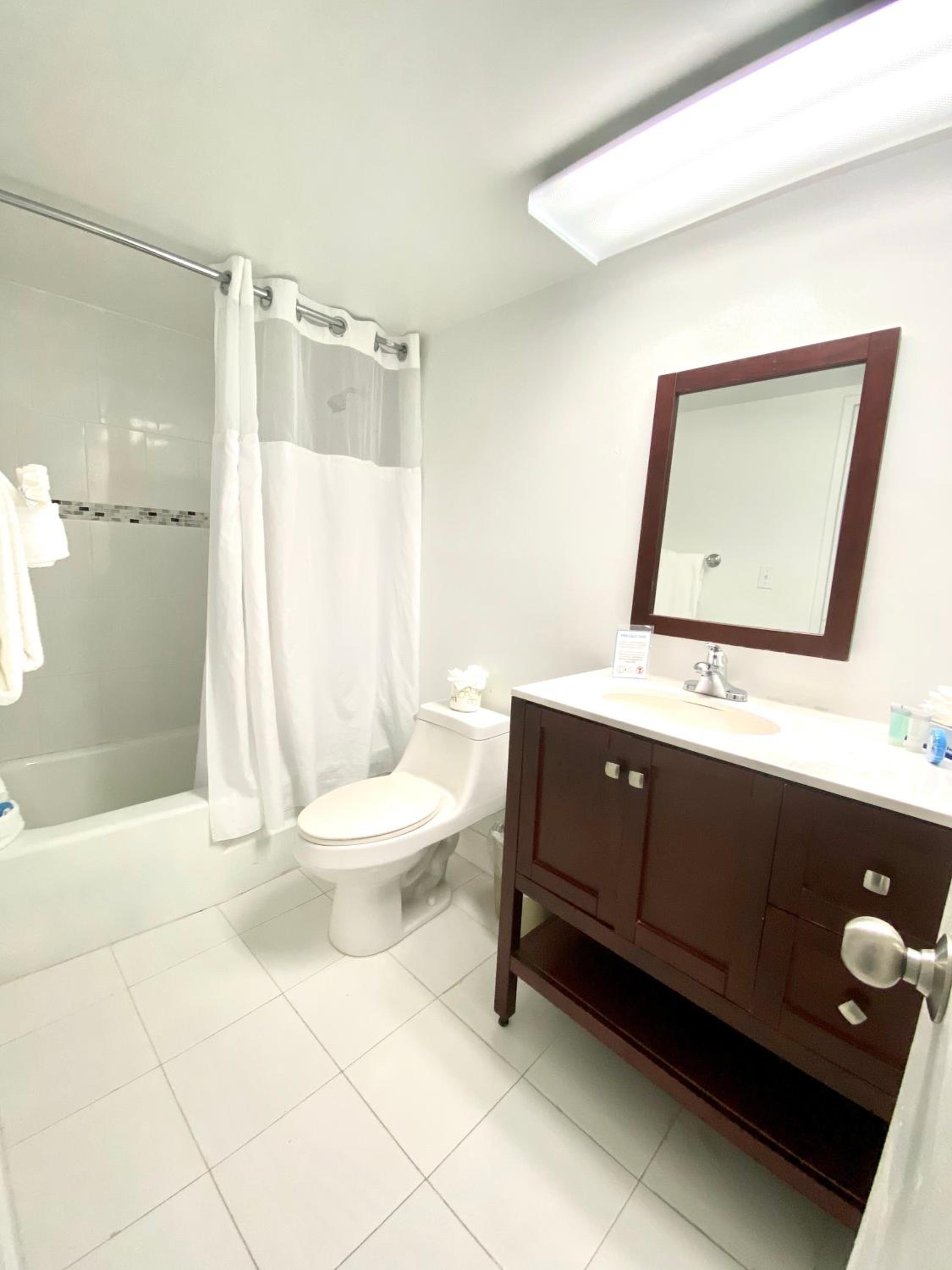 Superior Two-Bedroom Suite with Ocean View - Photo 5