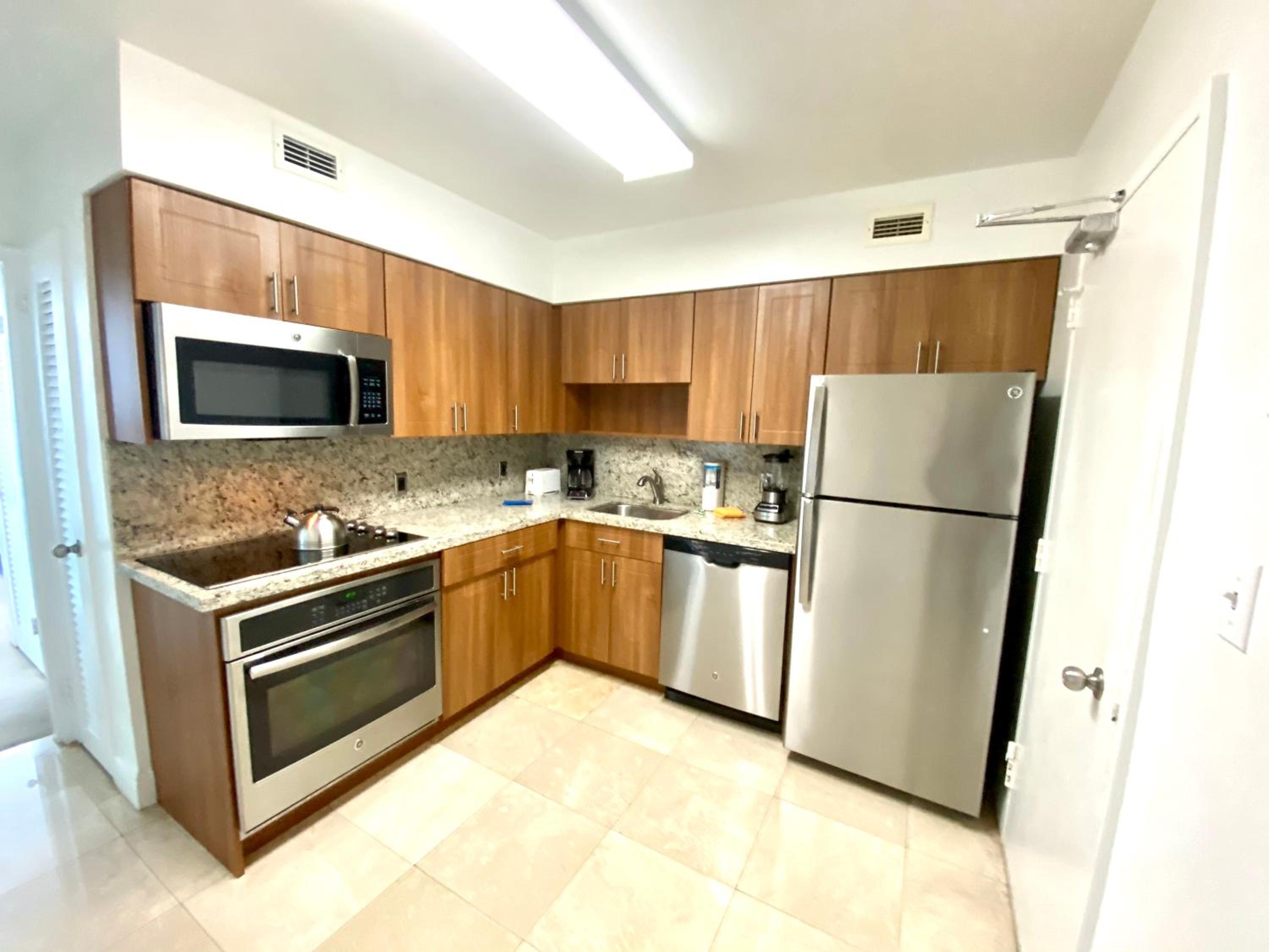 Superior Two-Bedroom Suite with Ocean View - Photo 8
