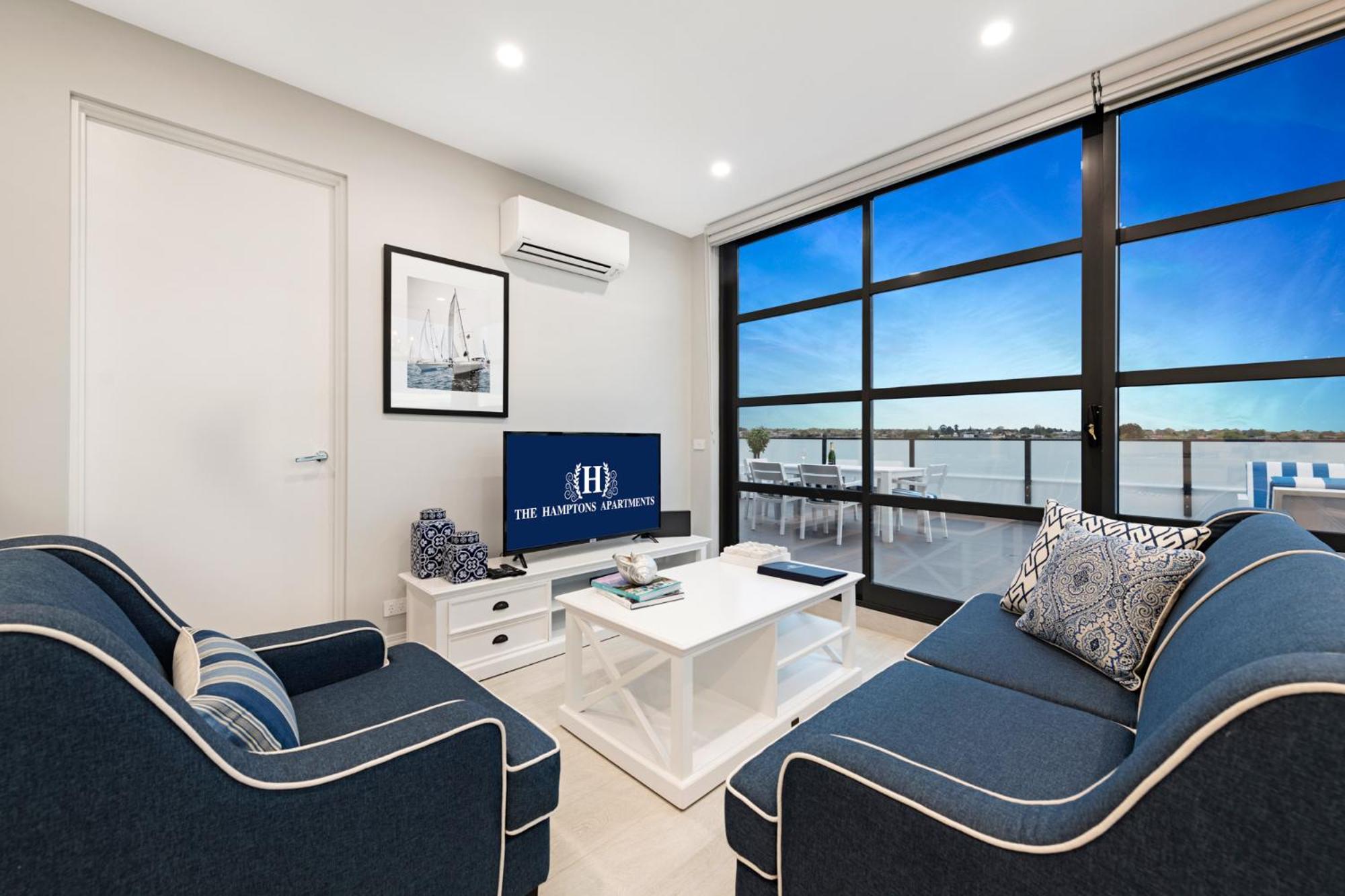 One-Bedroom Premier - Photo 12