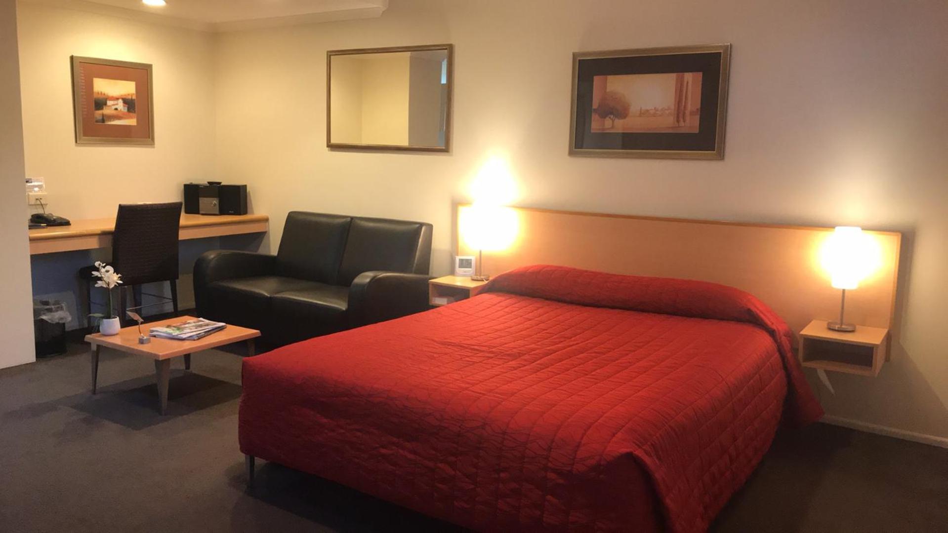 Suite with Spa Bath photo 3