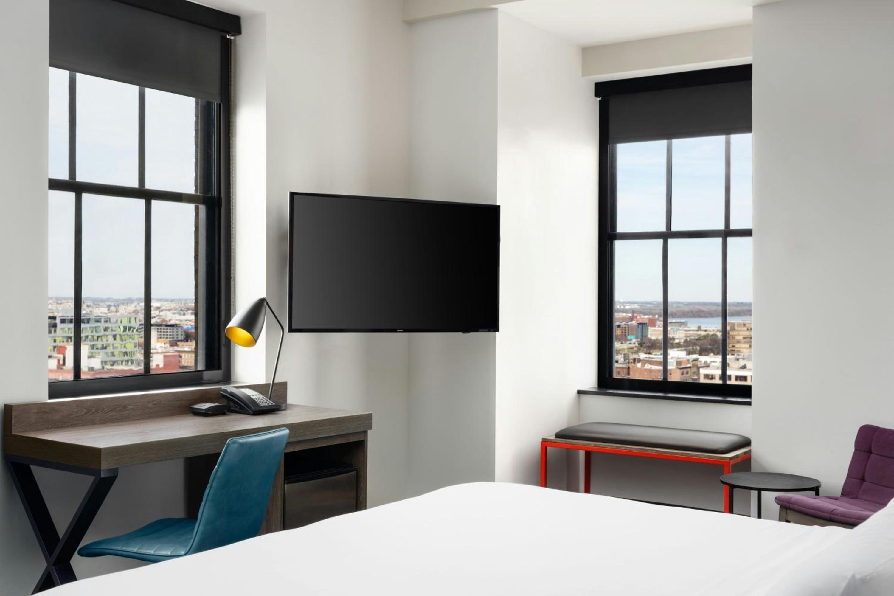 High Floor Corner King Room with Dual Aspect Windows