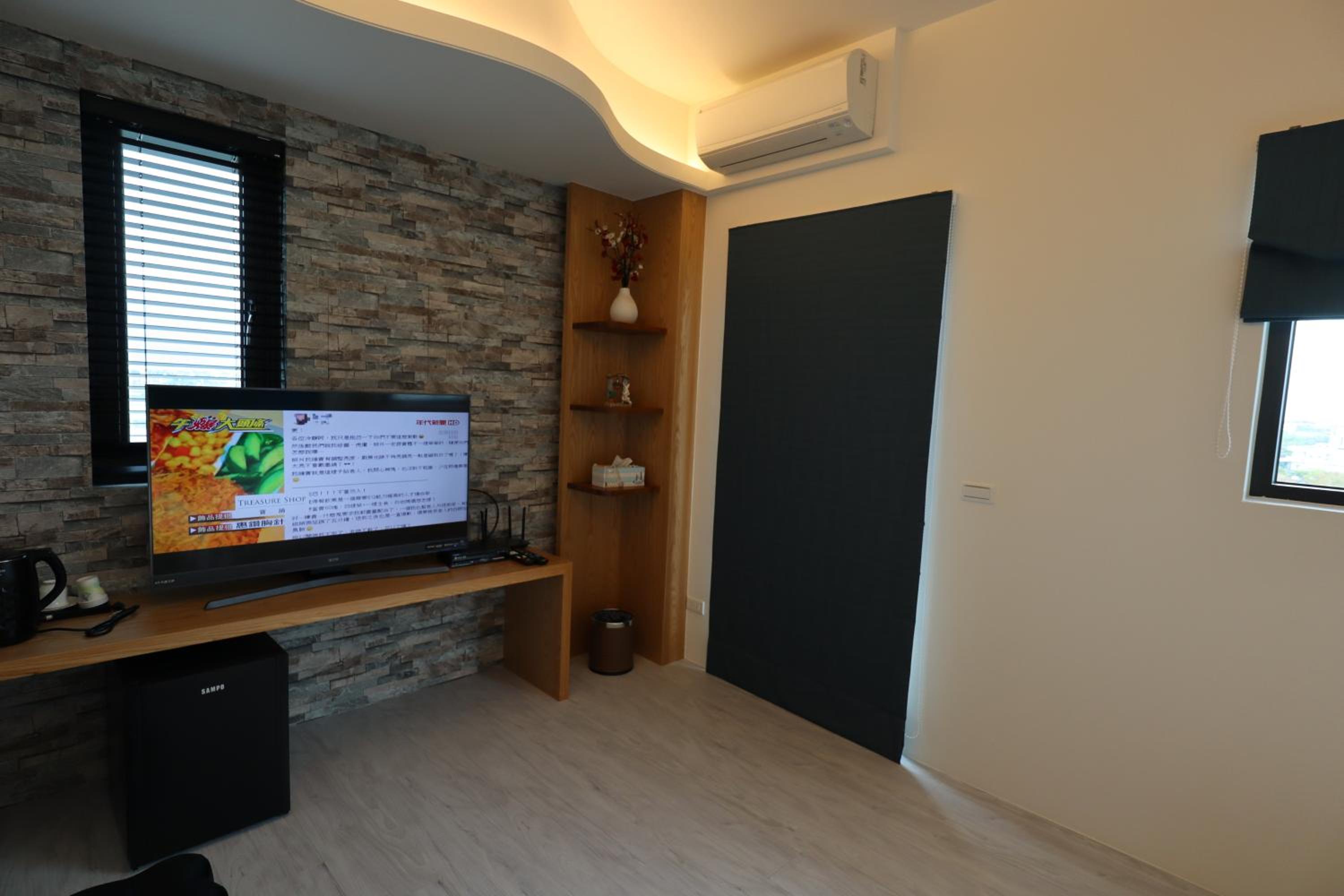 Quadruple Room with Private Bathroom photo 2