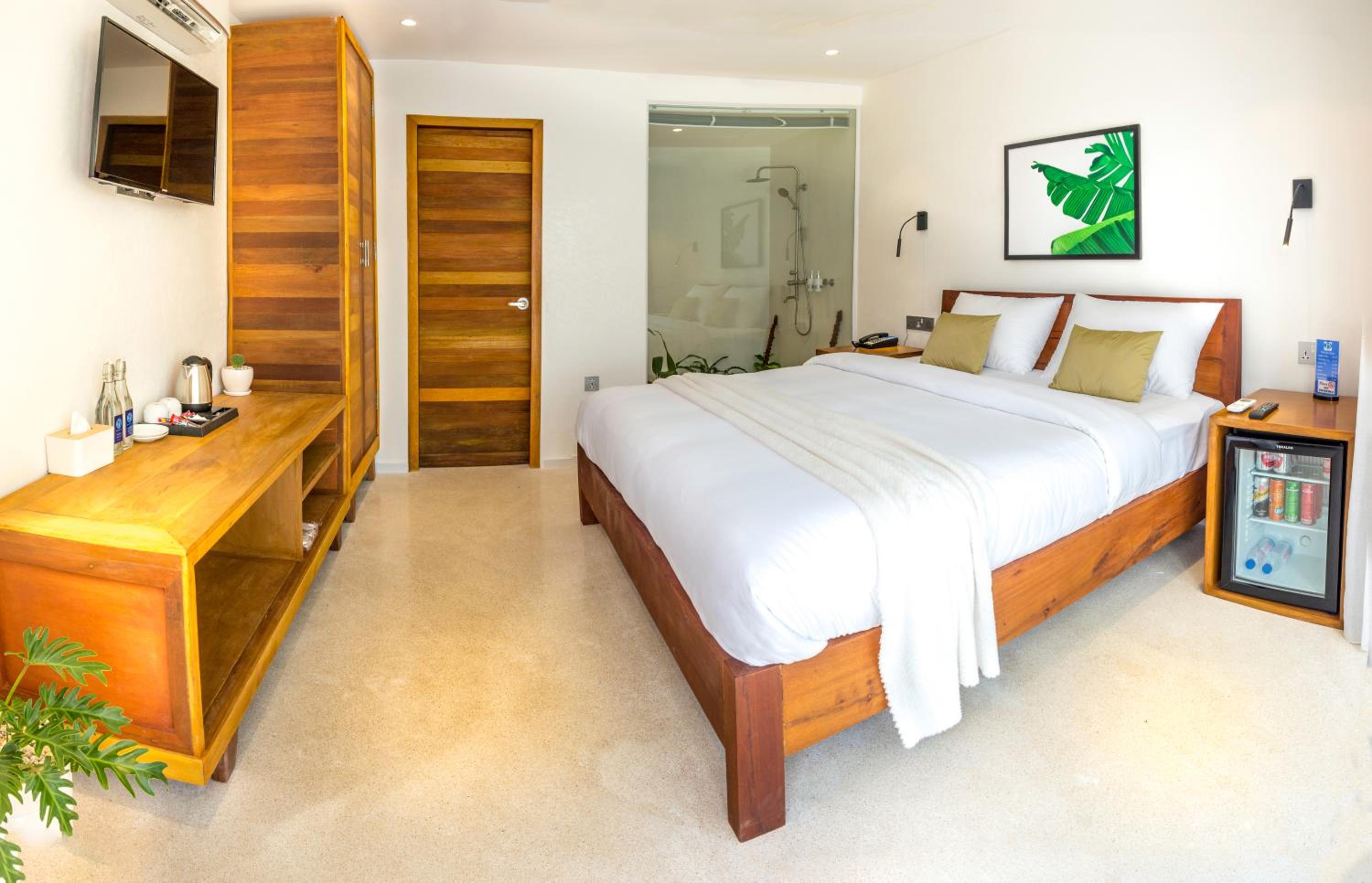Standard Double Room - Photo 10