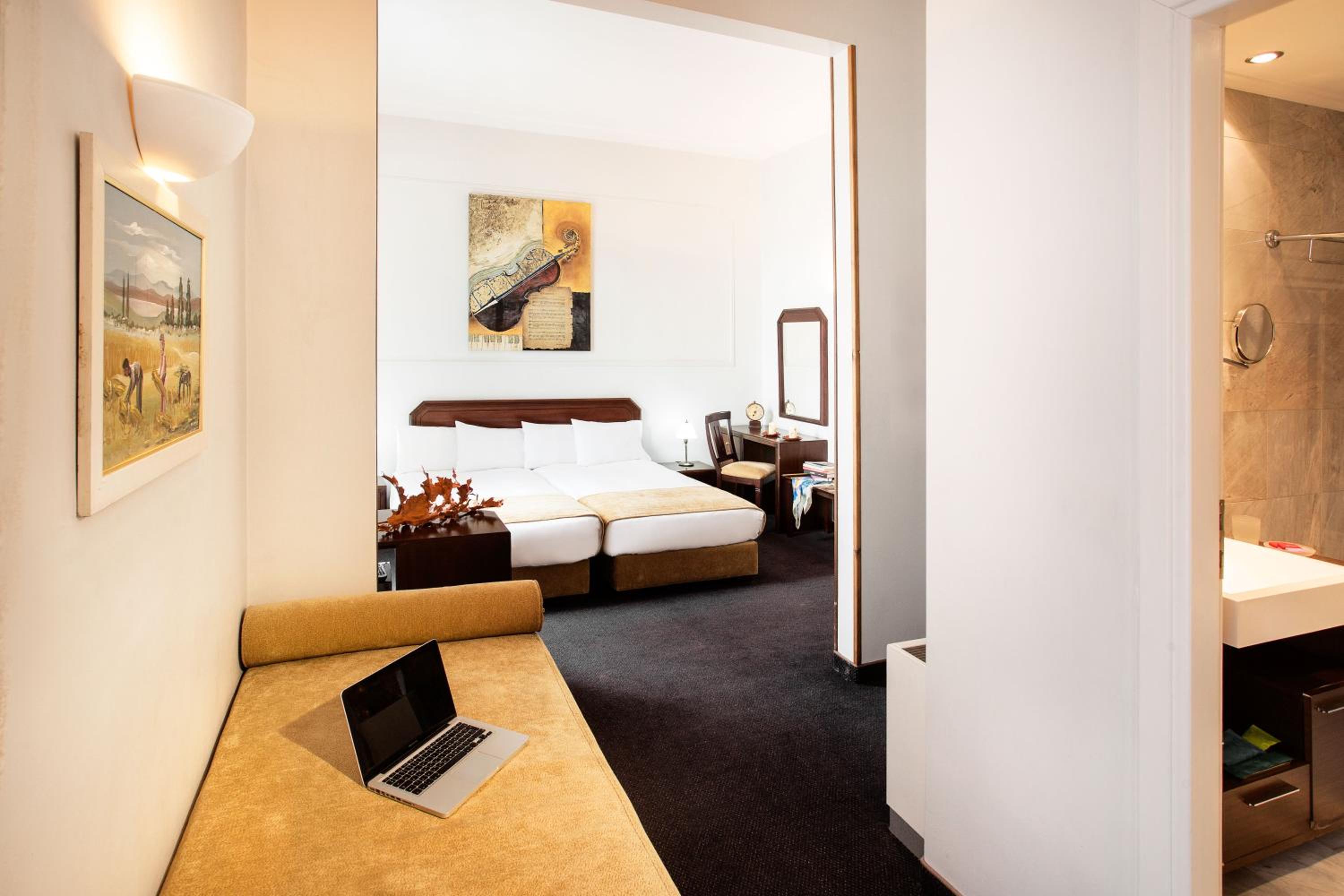 Junior Suite - Photo 1