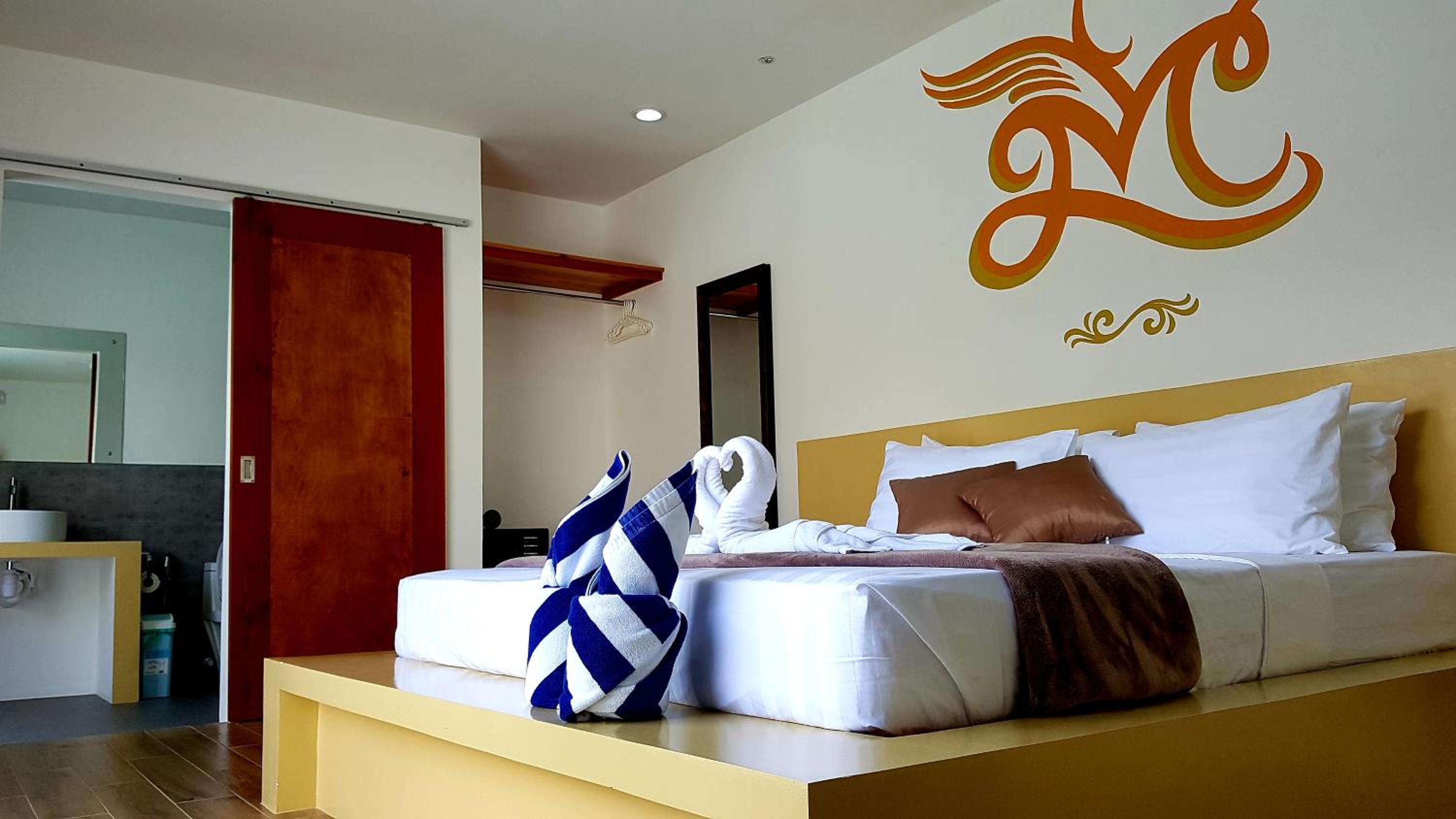 One-Bedroom Villa with Private Pool - Photo 6