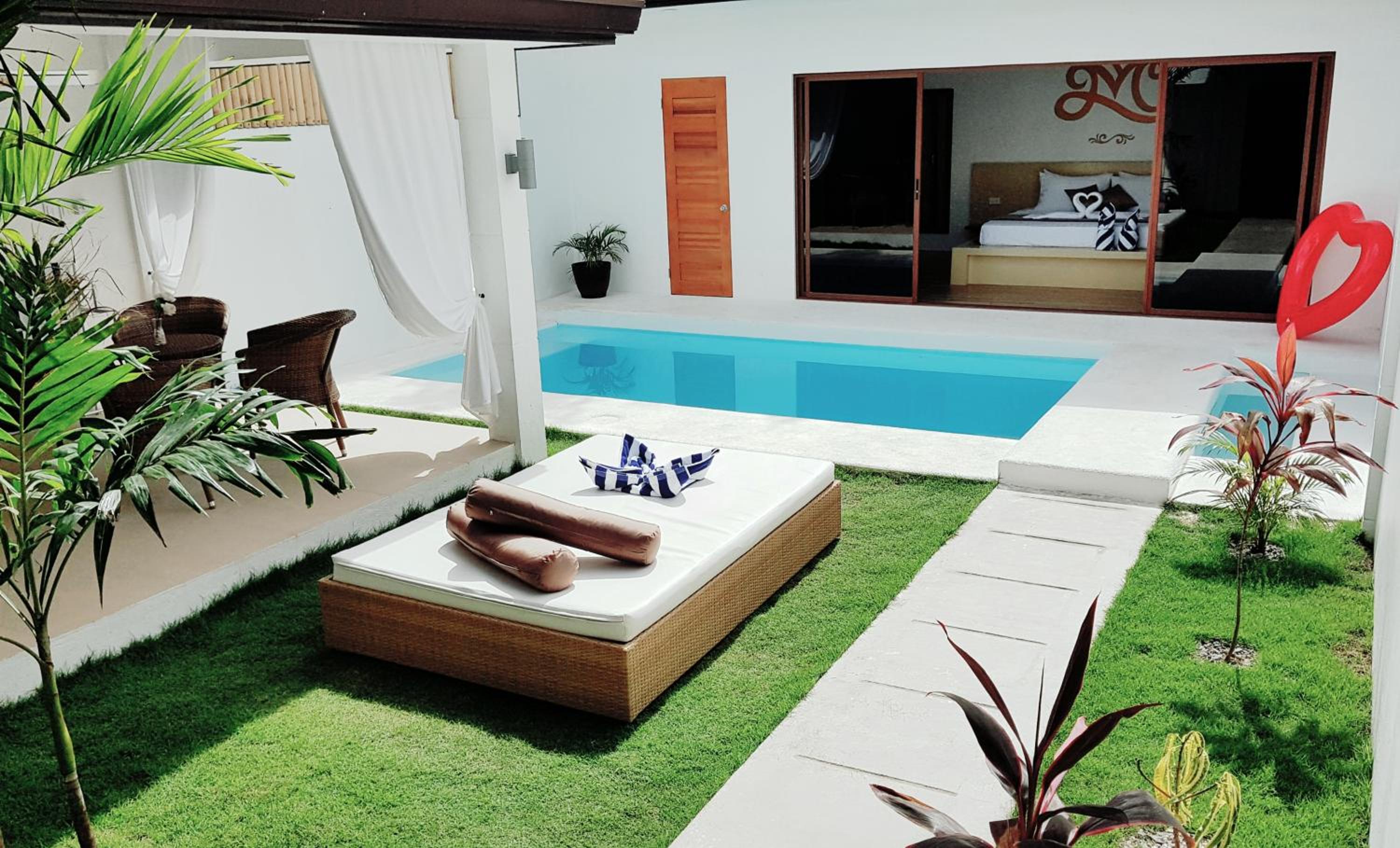 One-Bedroom Villa with Private Pool - Photo 54