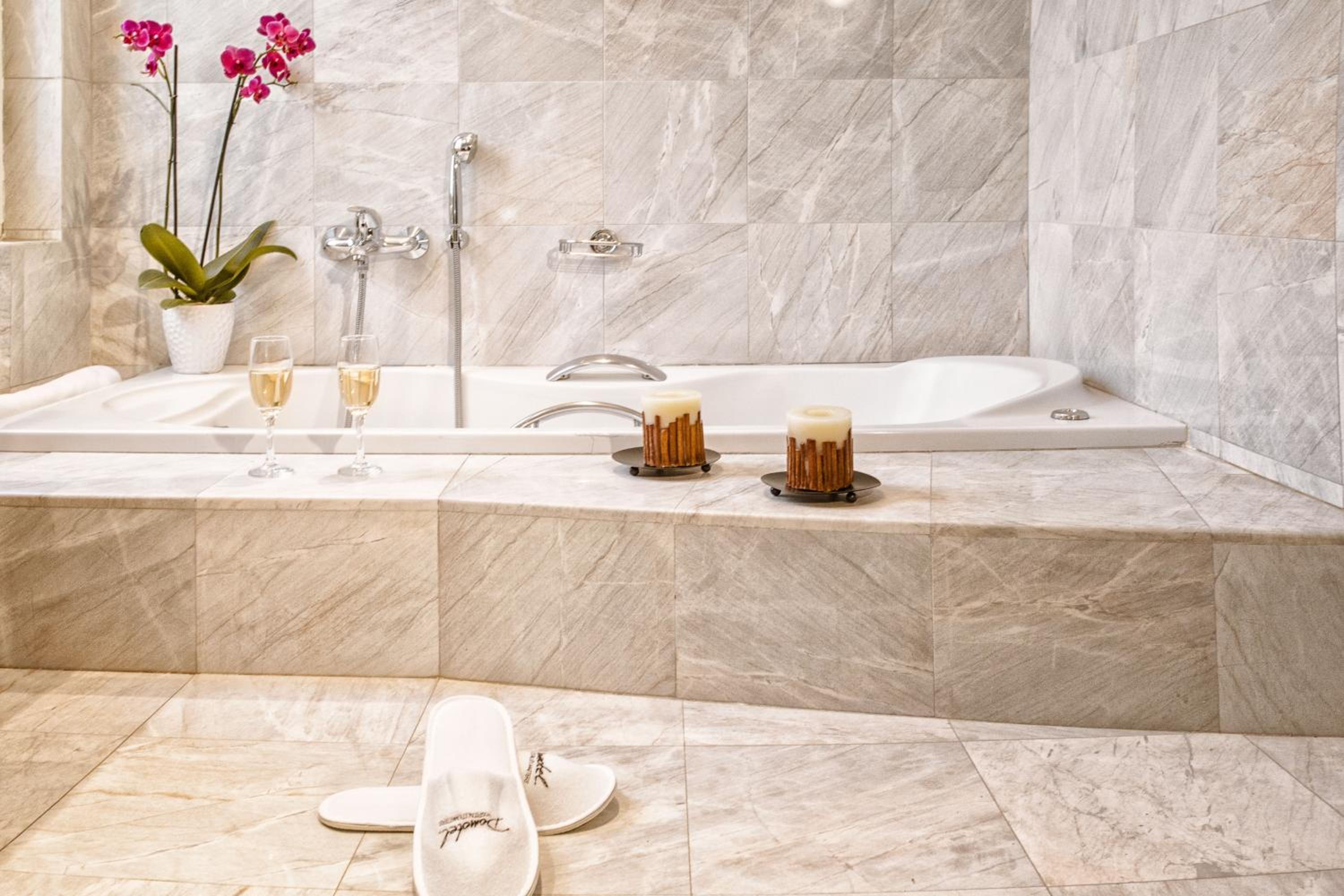 Premium Suite - Photo 4