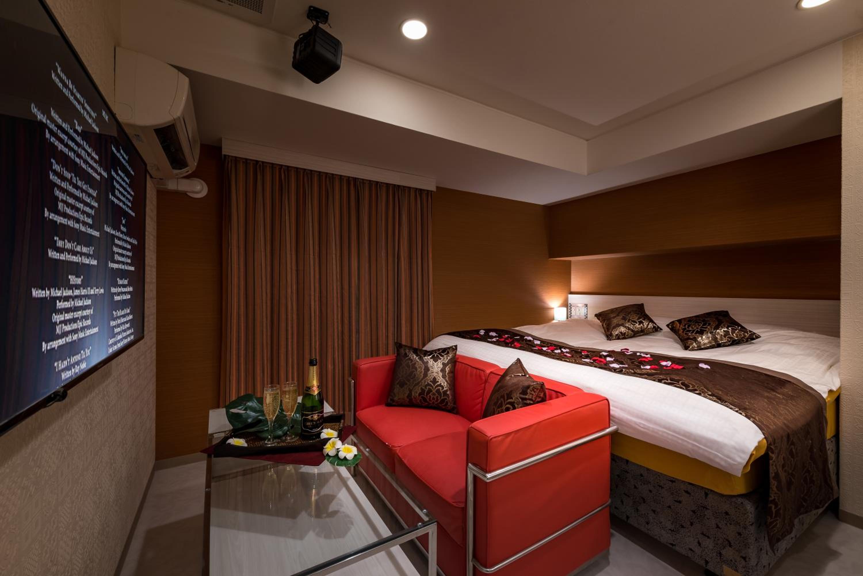 Standard Queen Room