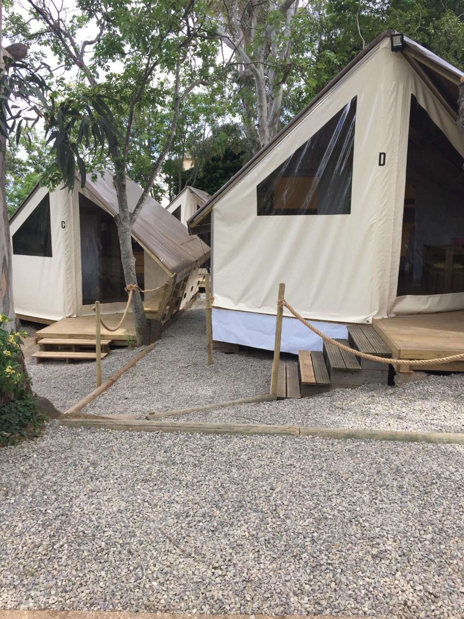 Deluxe Tent (4 persons) photo 1