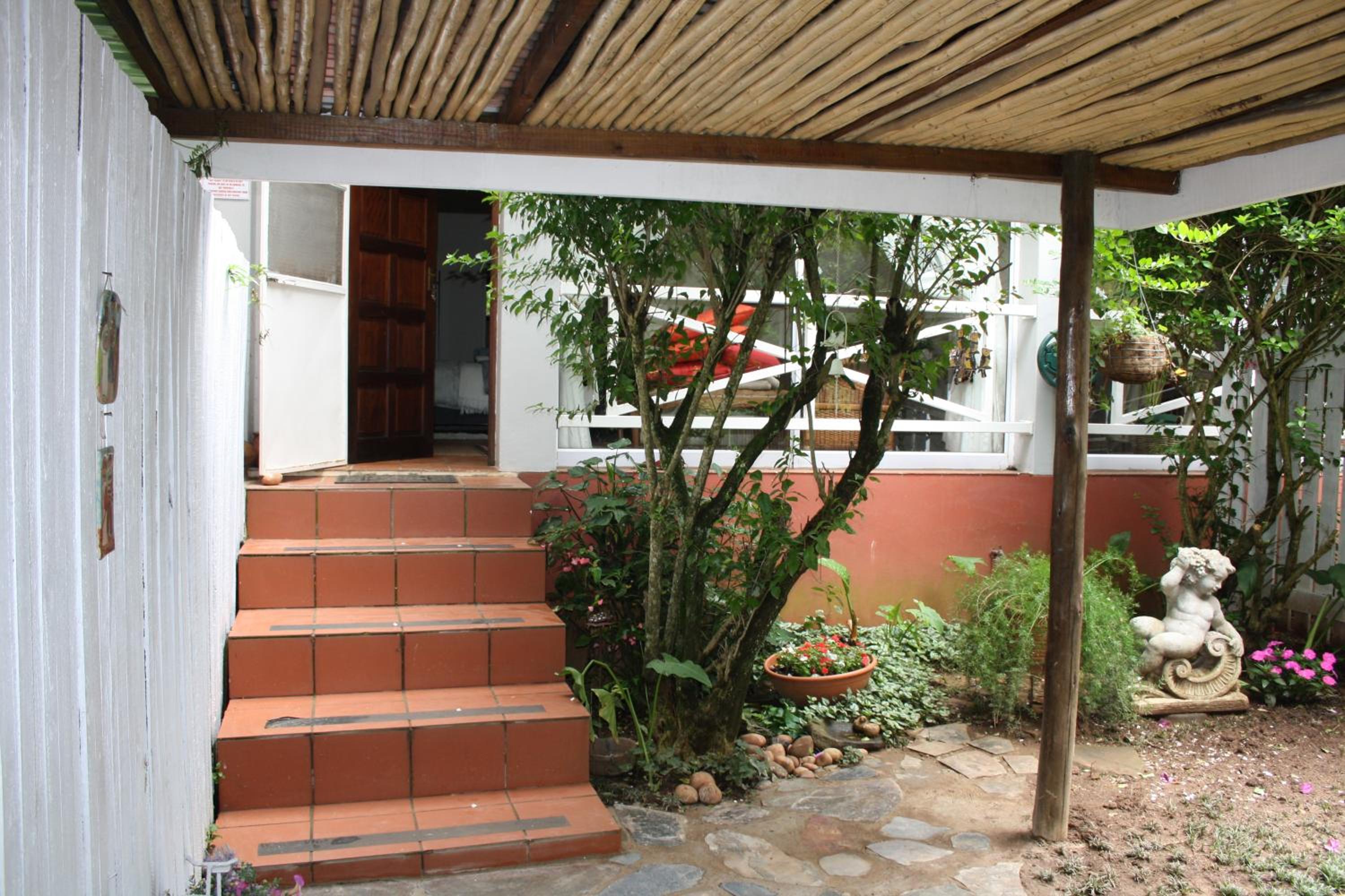 Double Room with Private Bathroom - Photo 13