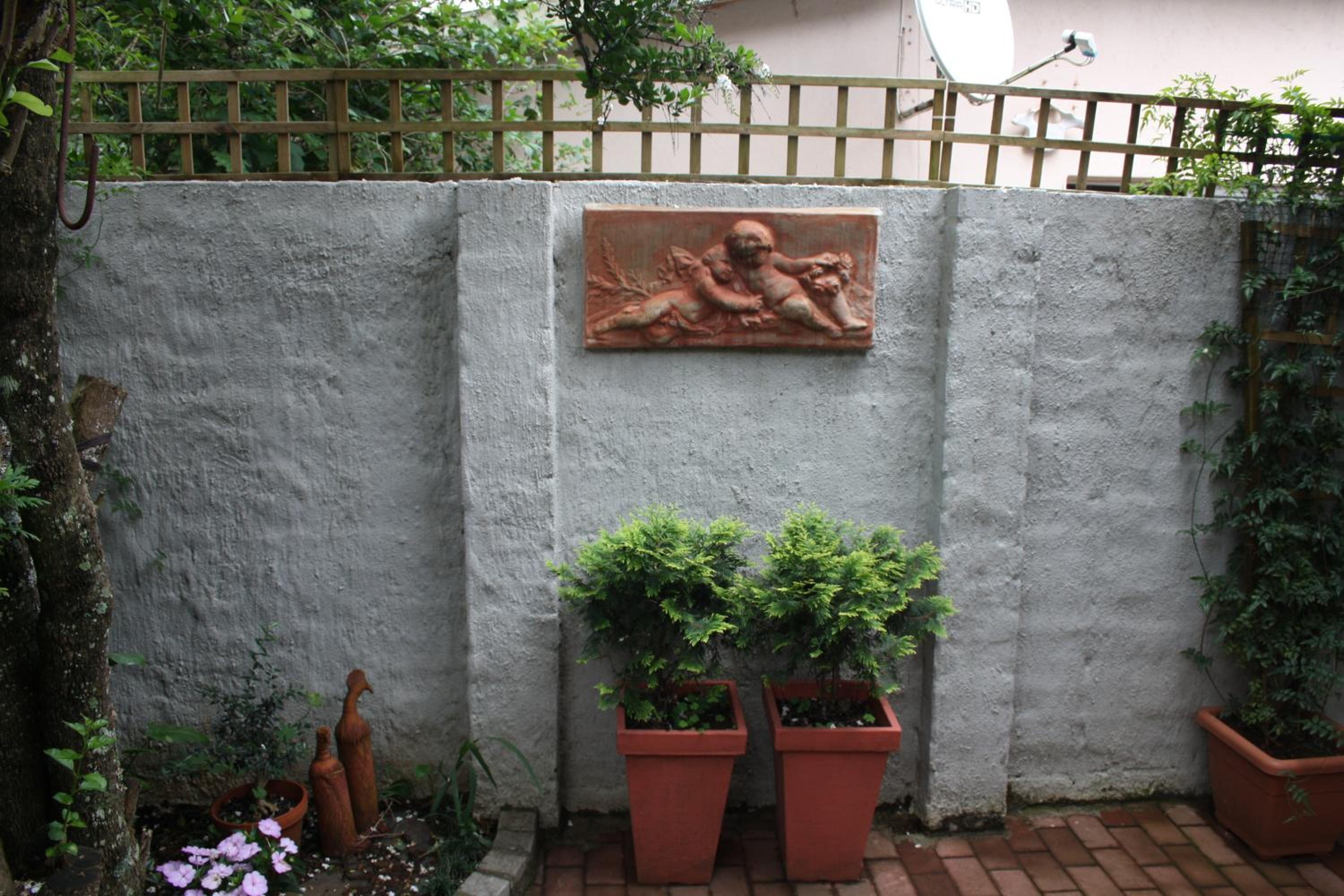 Standard Twin Room with Garden View - Photo 8