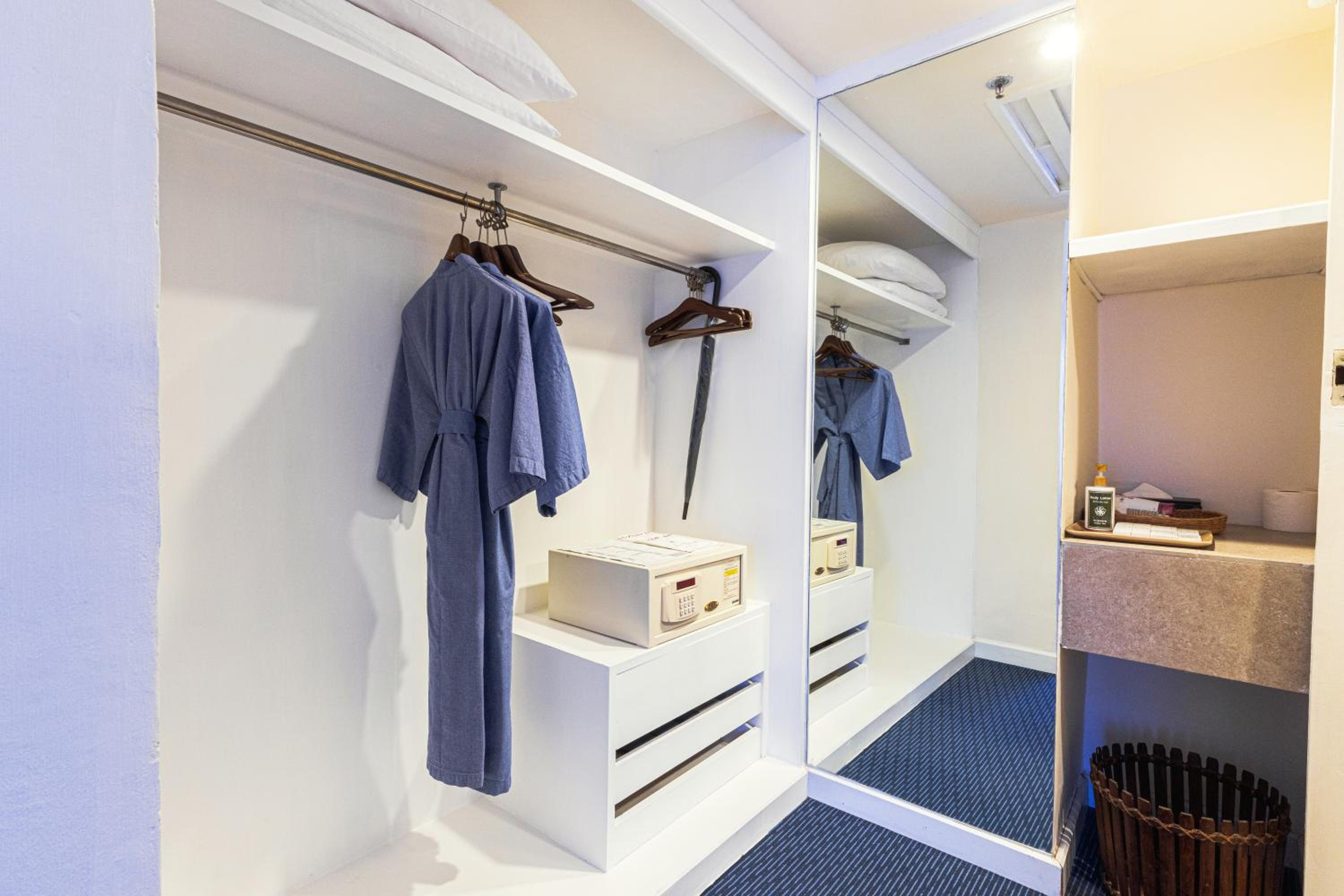 One Bedroom Suite photo 2