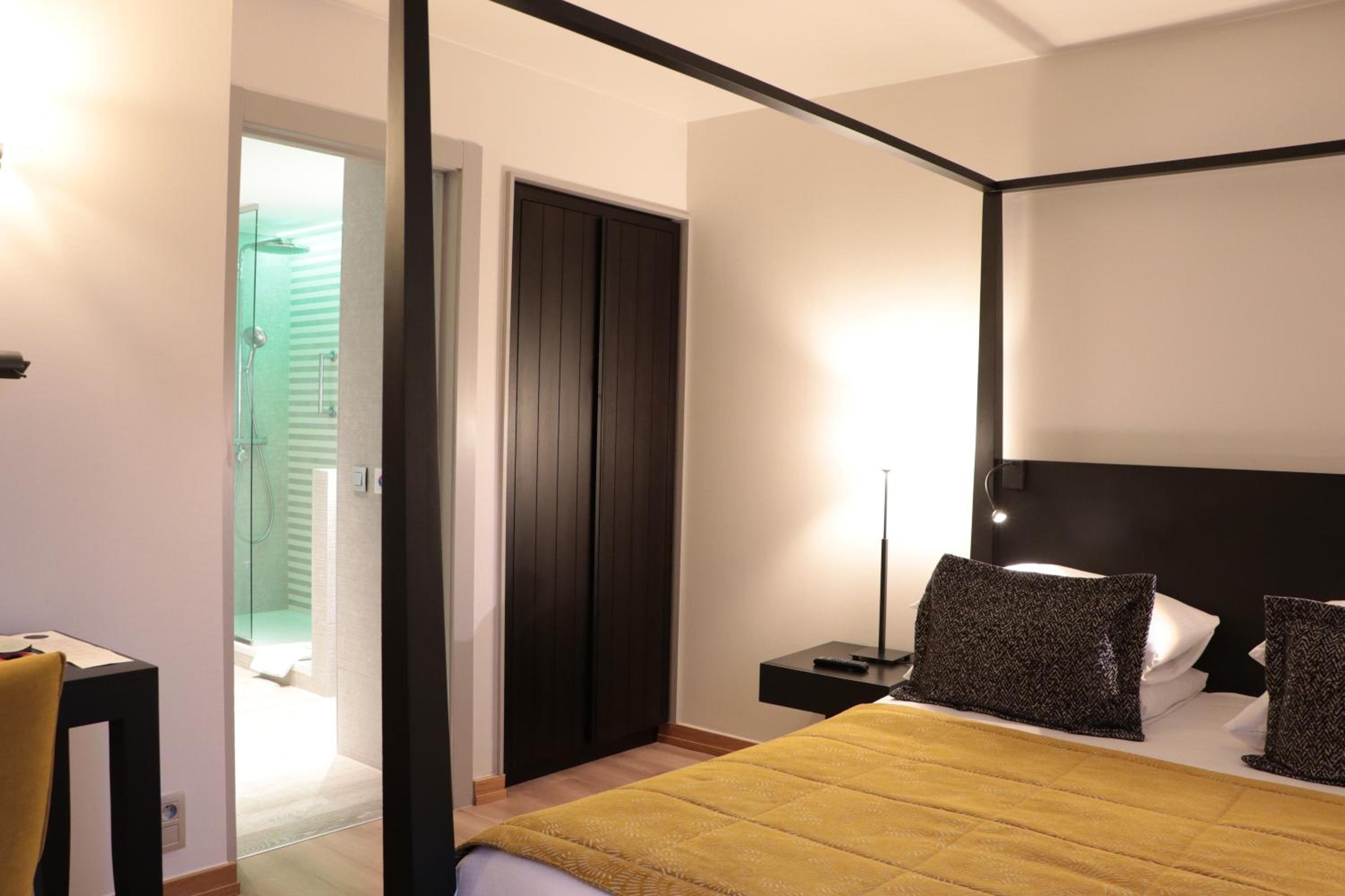 King Room with Lake View photo 3