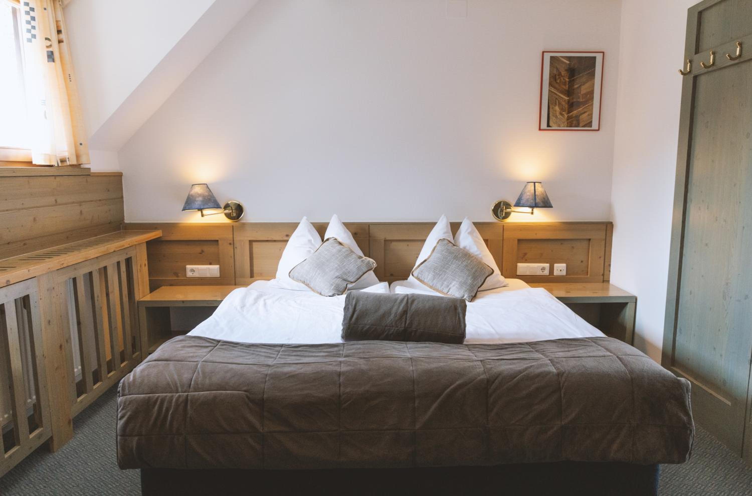 Large Double or Twin Room photo 2
