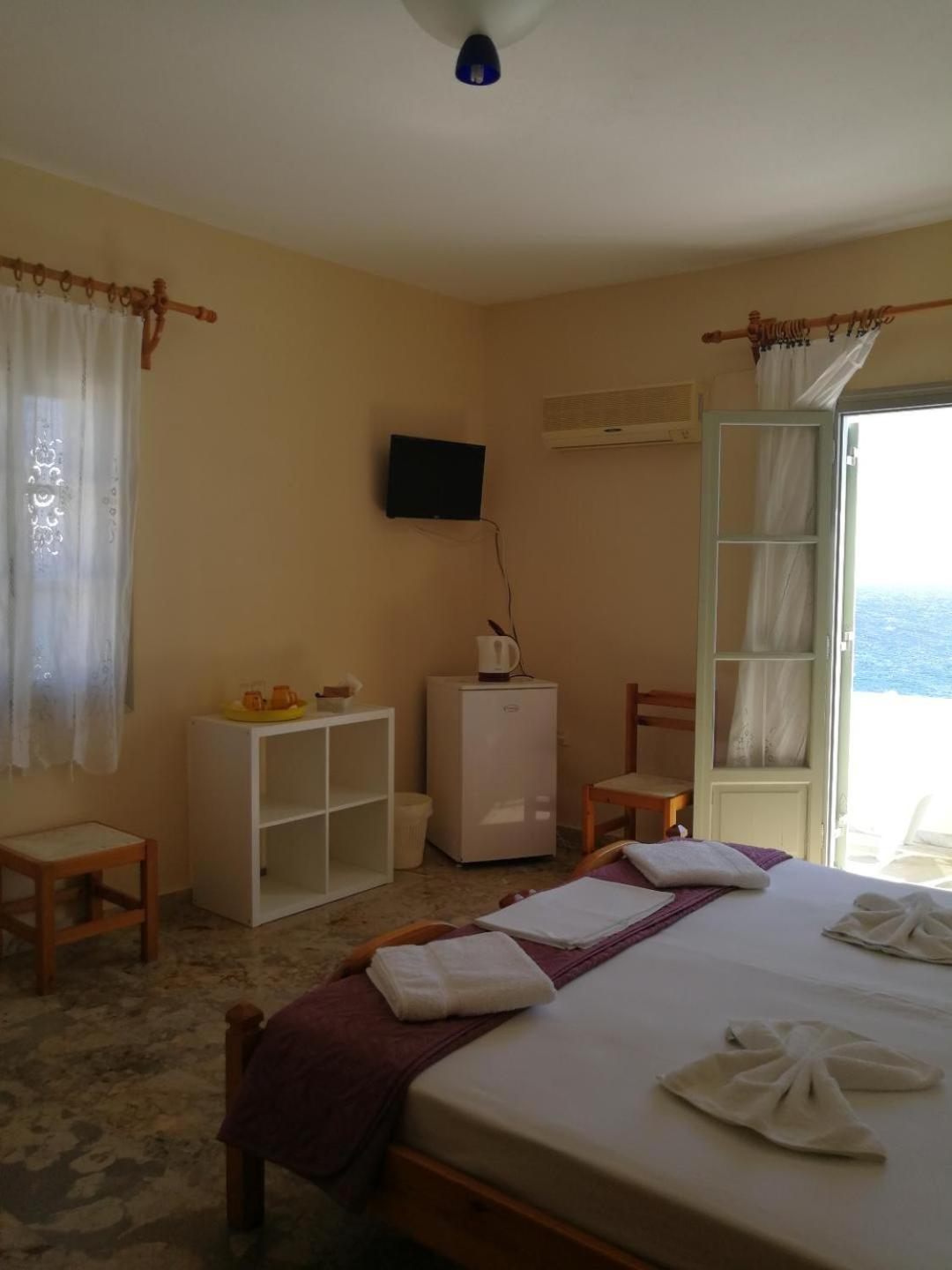 Double or Twin Room with Sea View