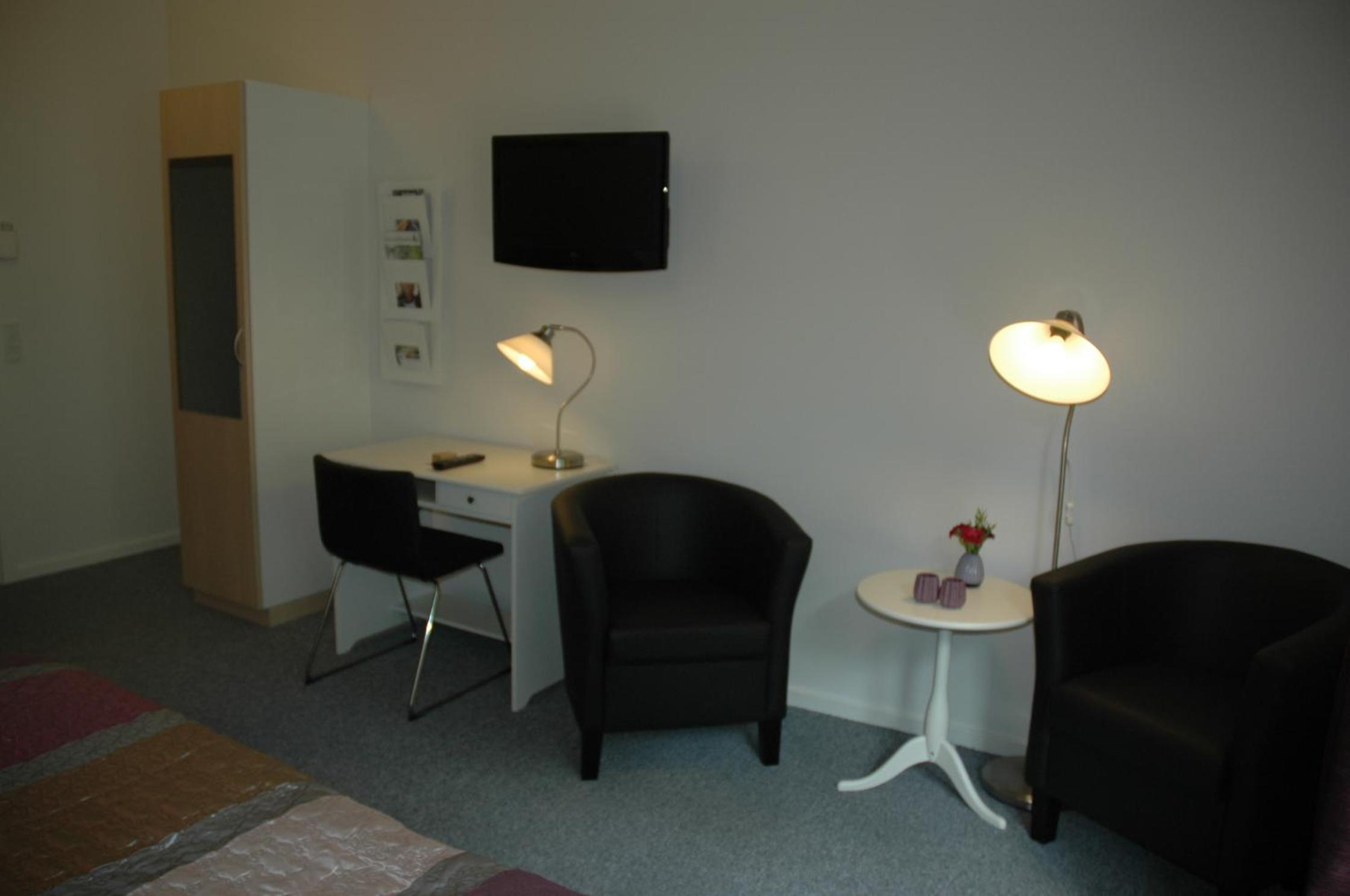 Double Room - Photo 13