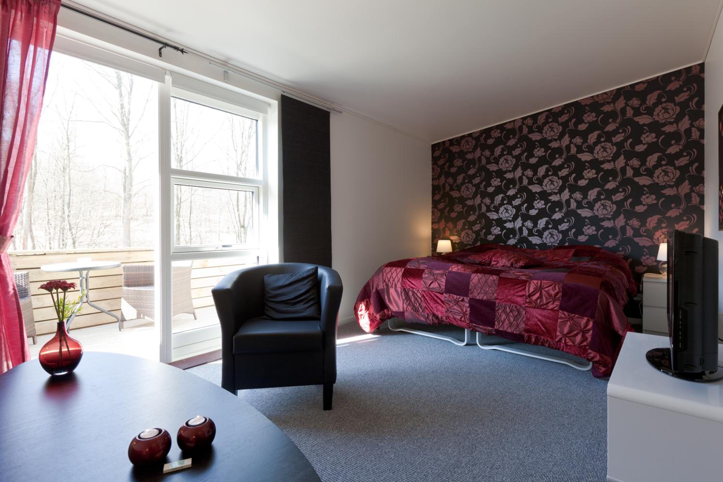 Large Double Room - Photo 4