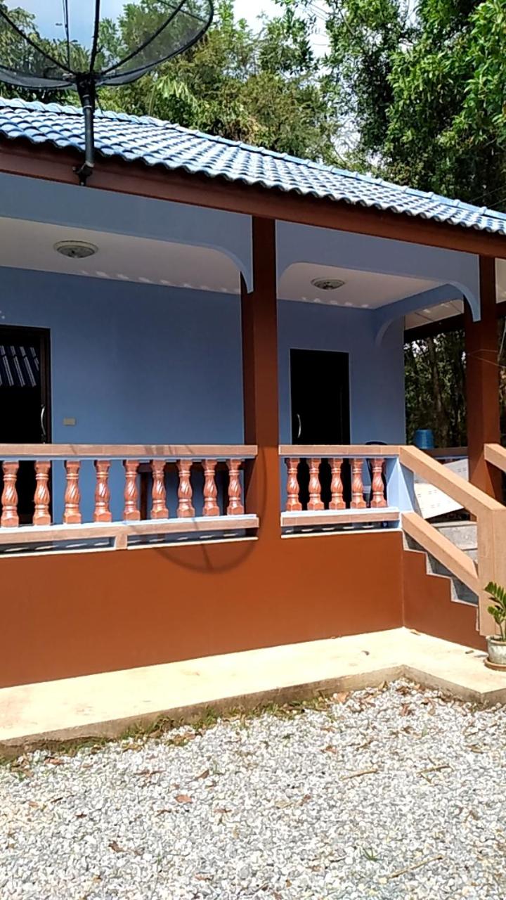 Quadruple Room with Private Bathroom - Photo 12