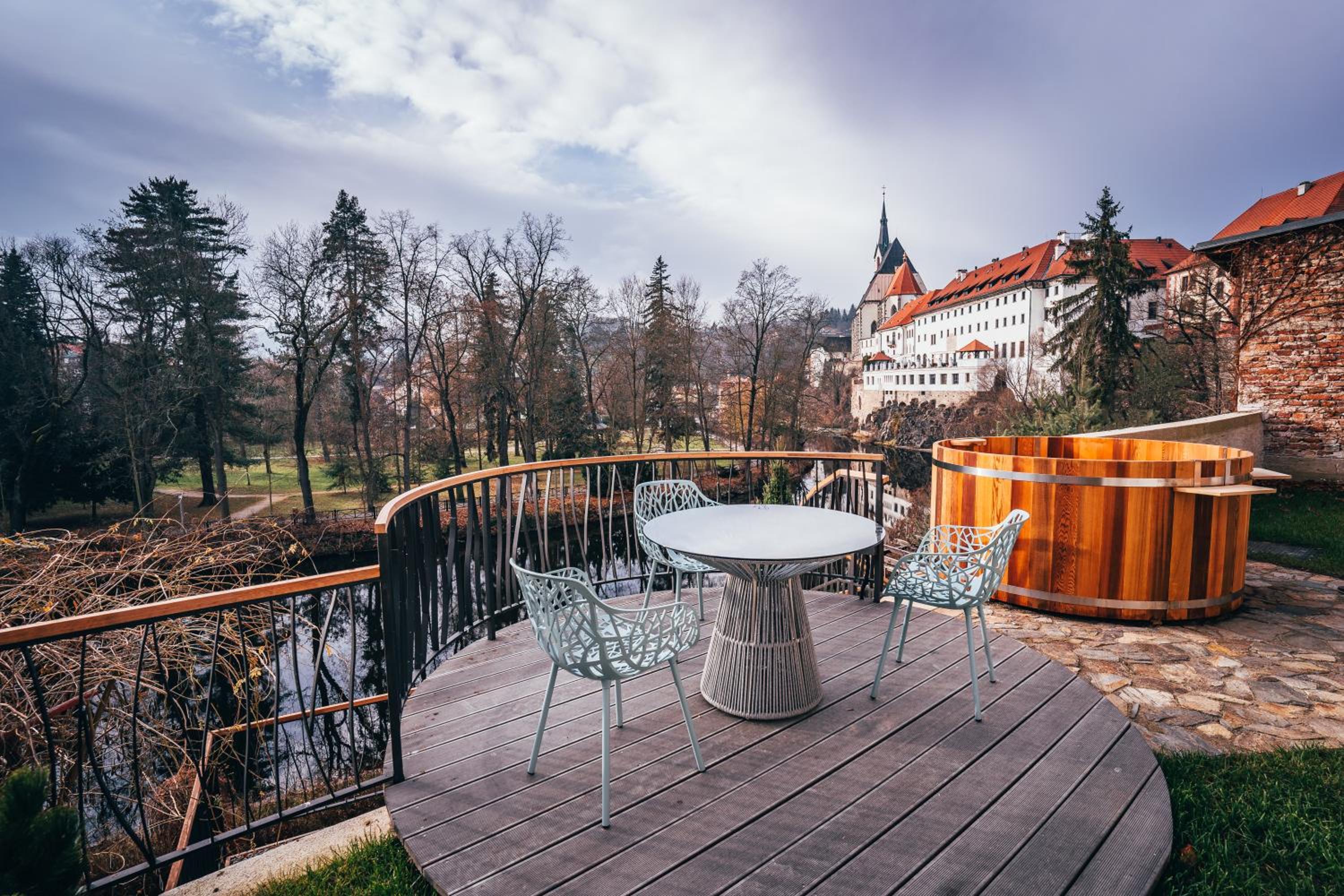 Apartment with Terrace - Photo 9