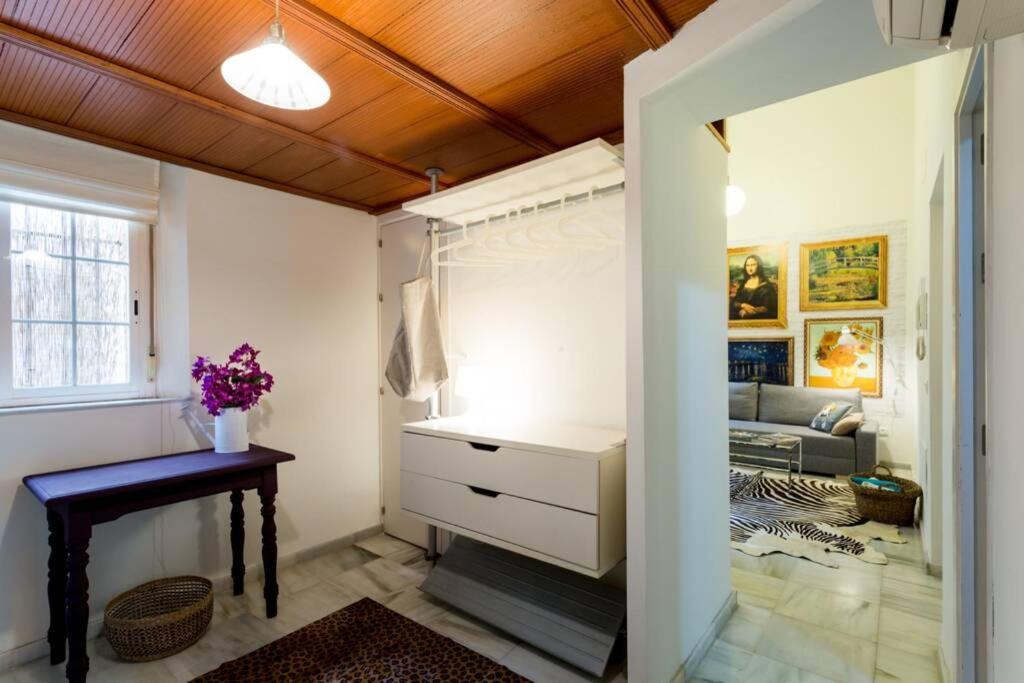 One-Bedroom Apartment - Photo 28