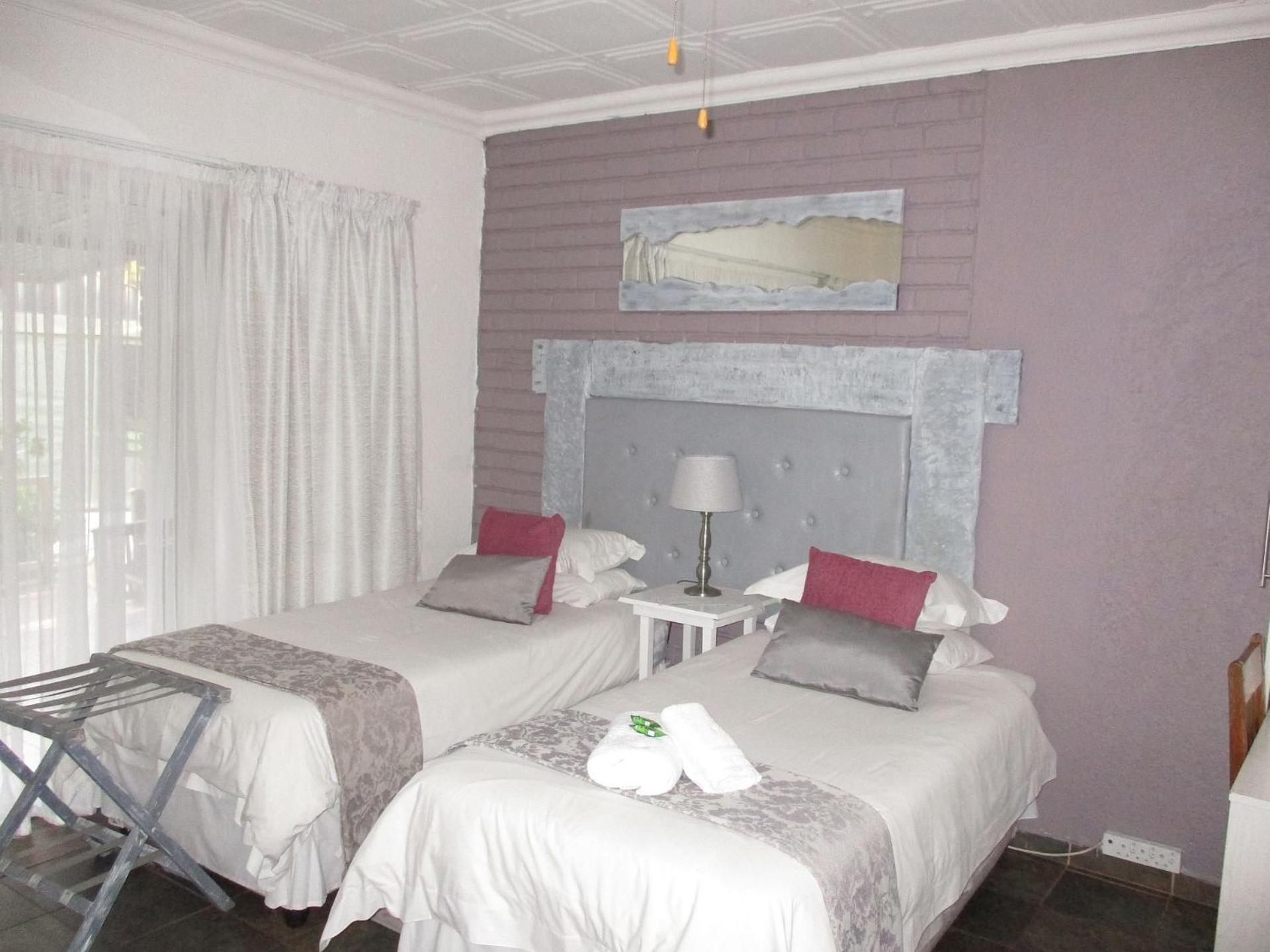 Twin/Double Room photo 3