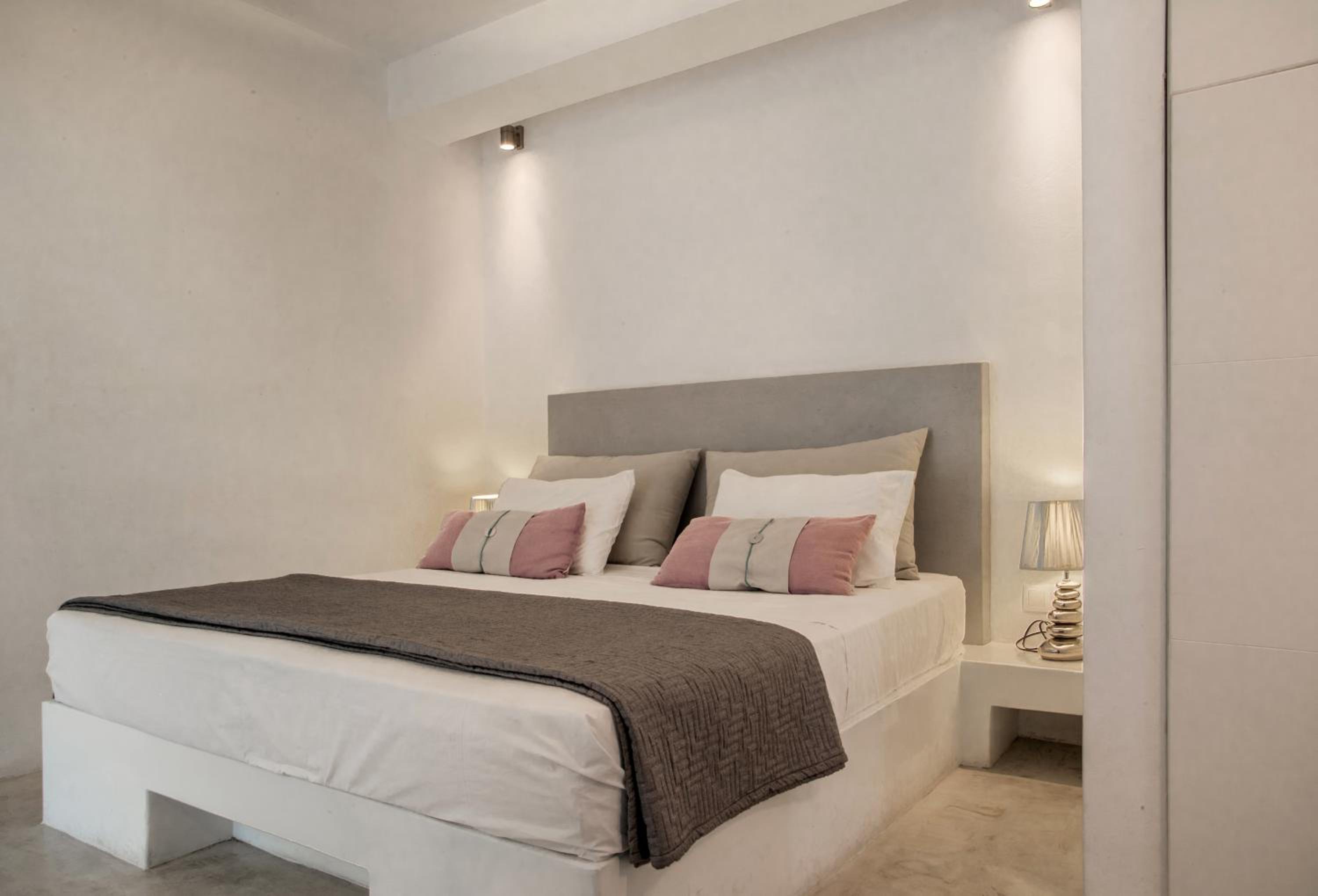 Suite Lit King-Size - Vue sur Piscine