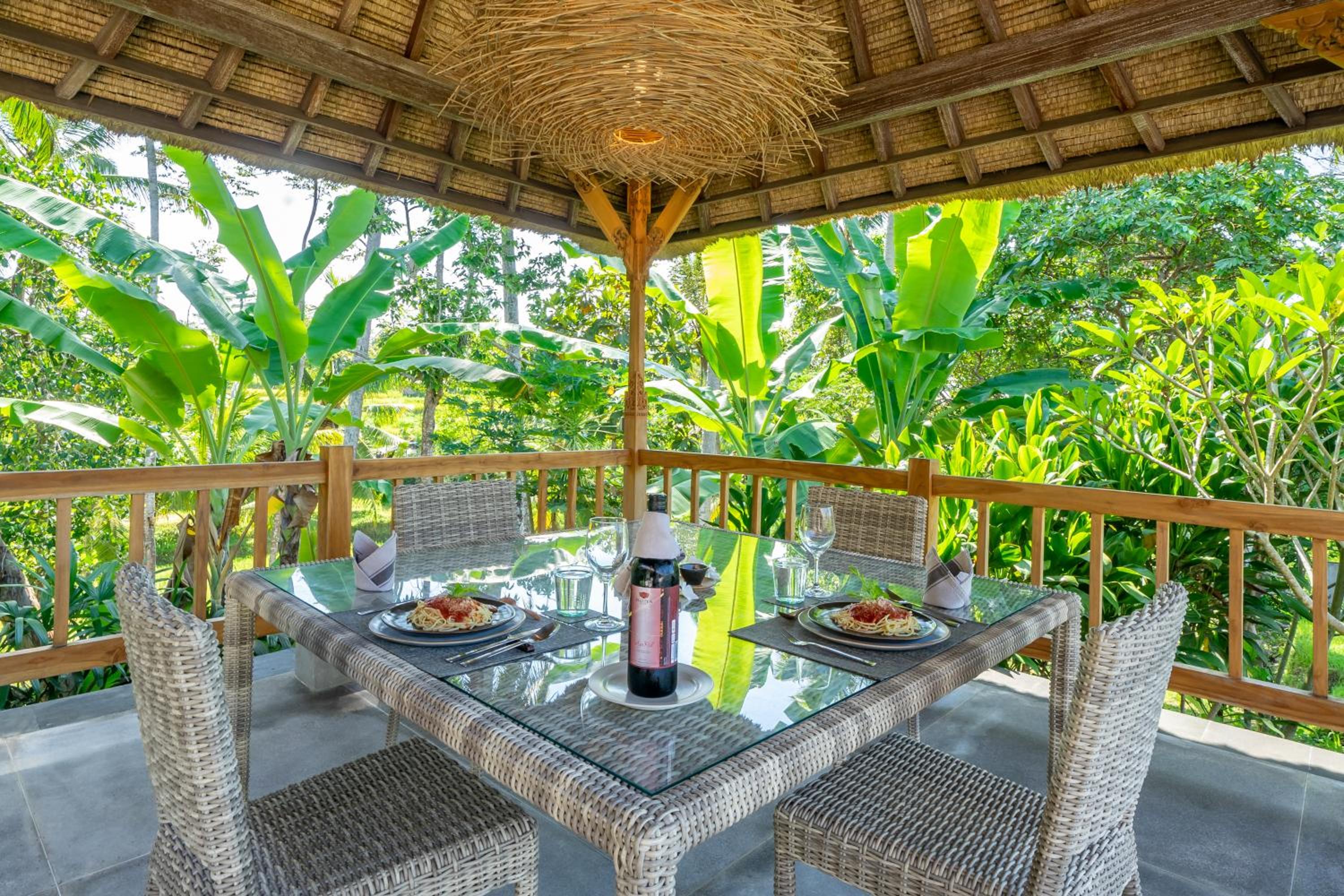 Villa with Private Pool - Photo 8