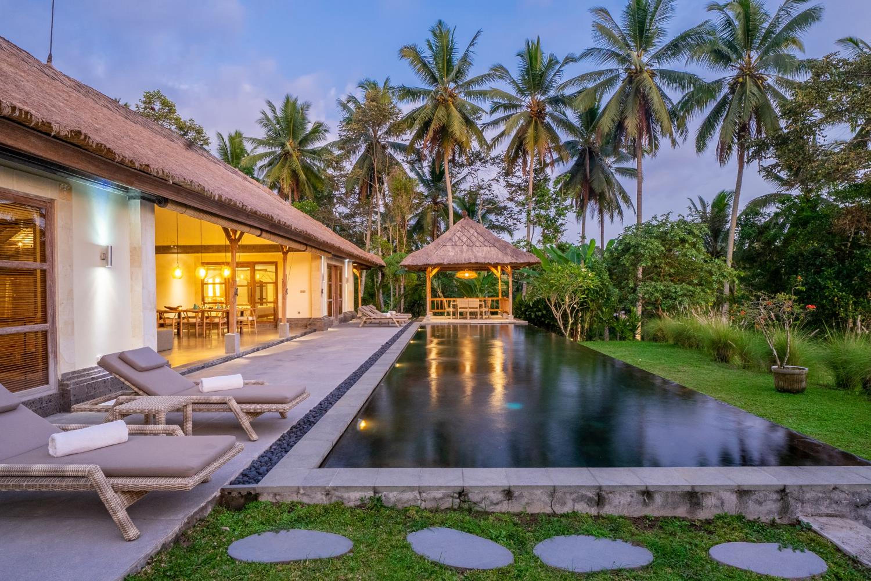 Villa with Private Pool - Photo 34