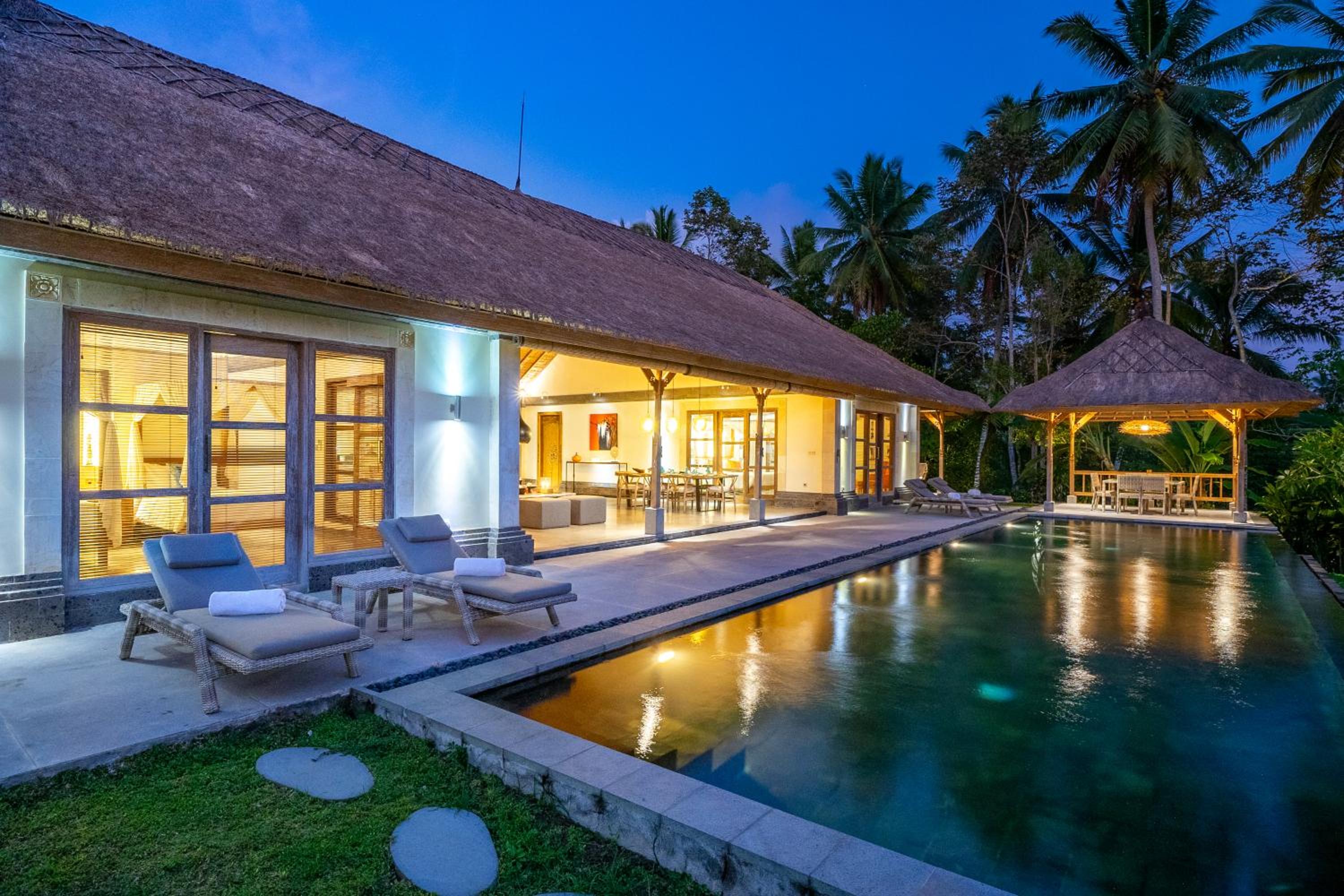 Villa with Private Pool - Photo 42