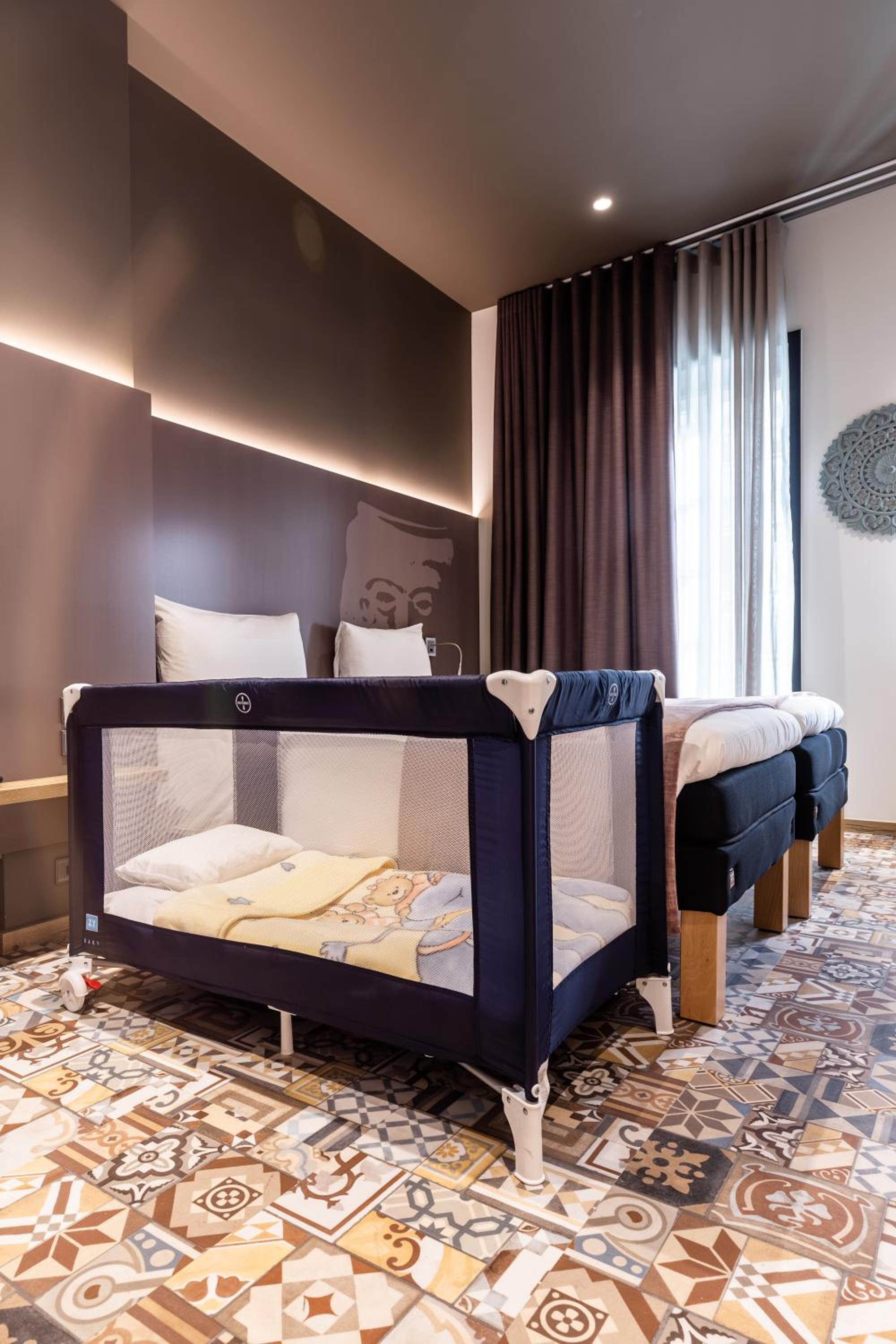 Twin Room - Photo 6