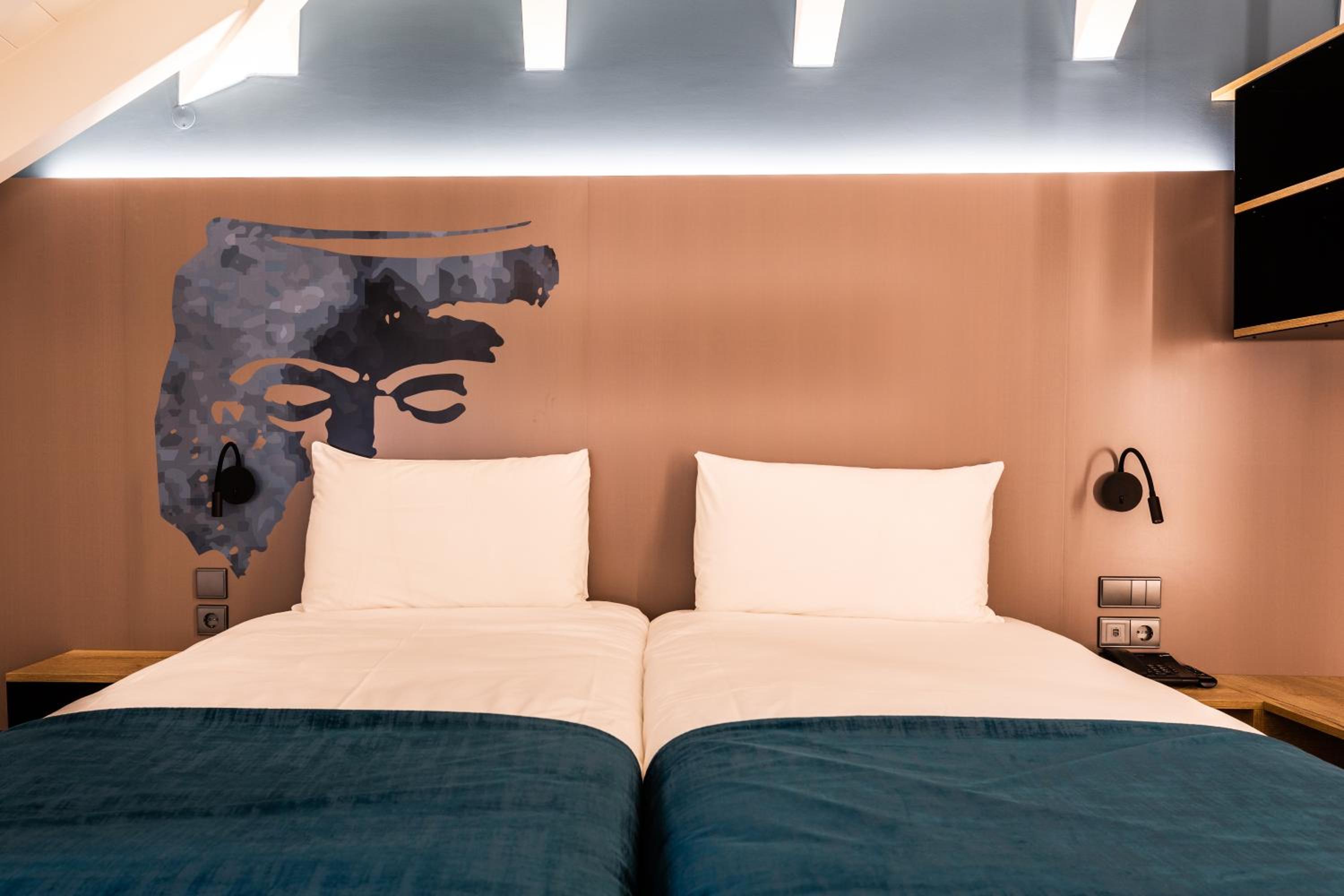 Twin Room - Photo 2