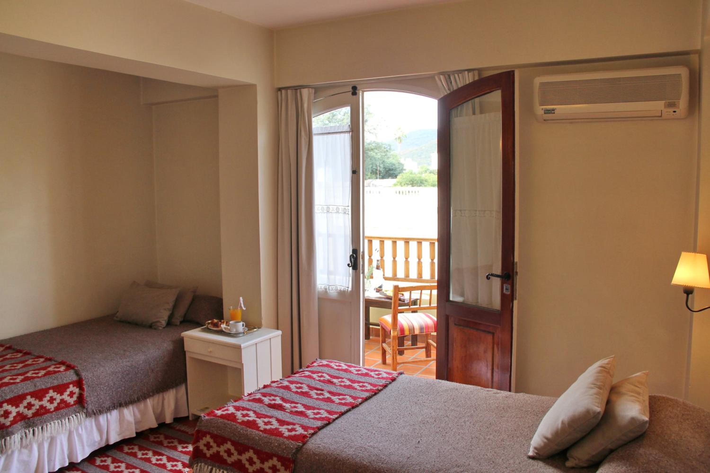Standard Triple Room photo 2